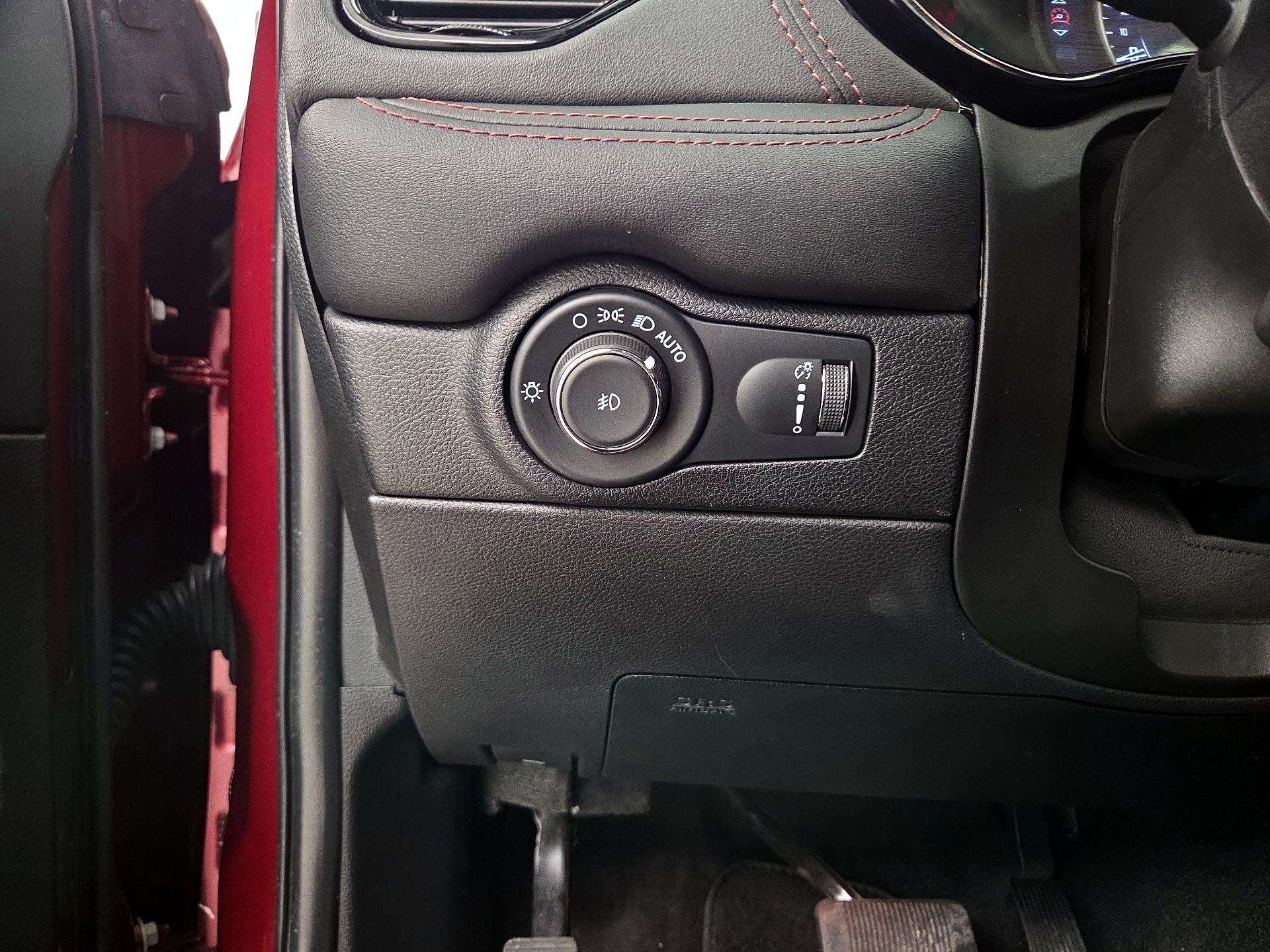 Thumbnail: 2022 Dodge Durango - 13