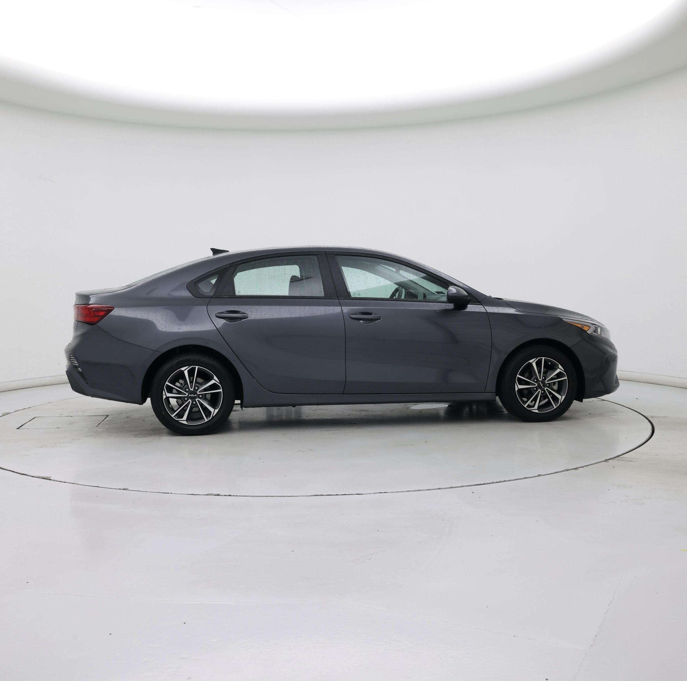 Thumbnail: 2024 Kia Forte - 7