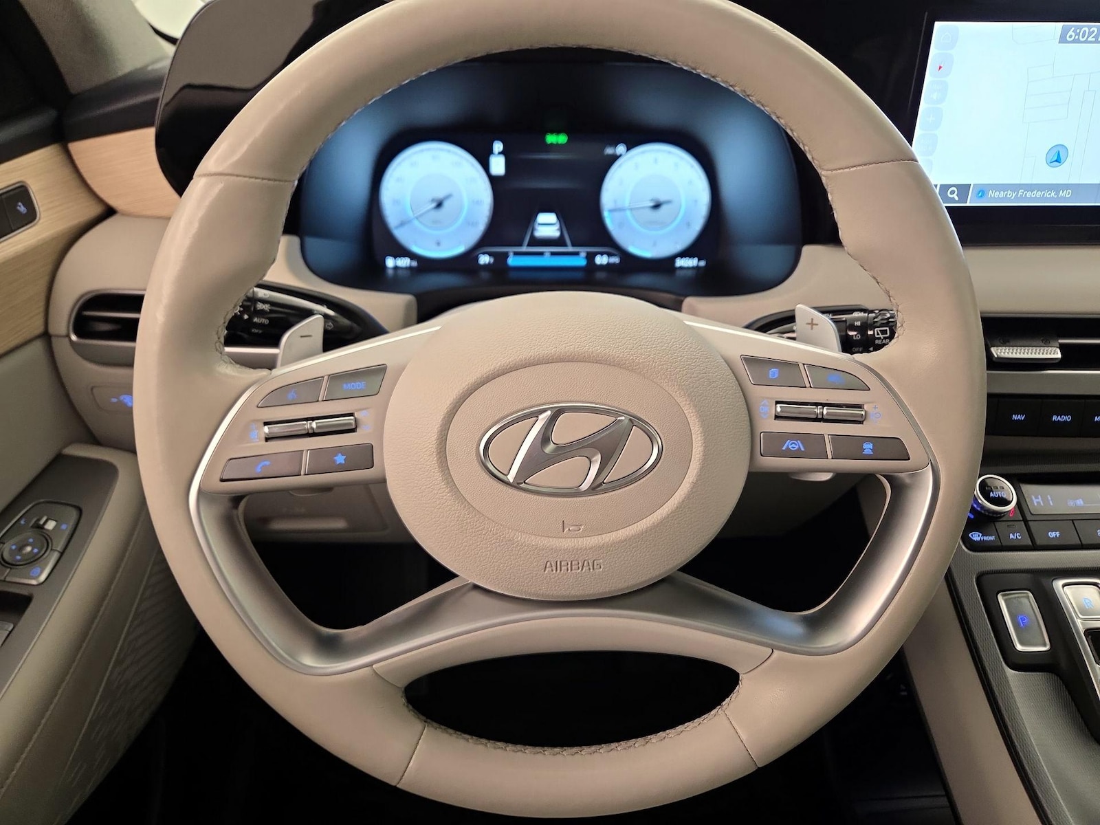 2023 Hyundai Palisade Limited - Photo 11