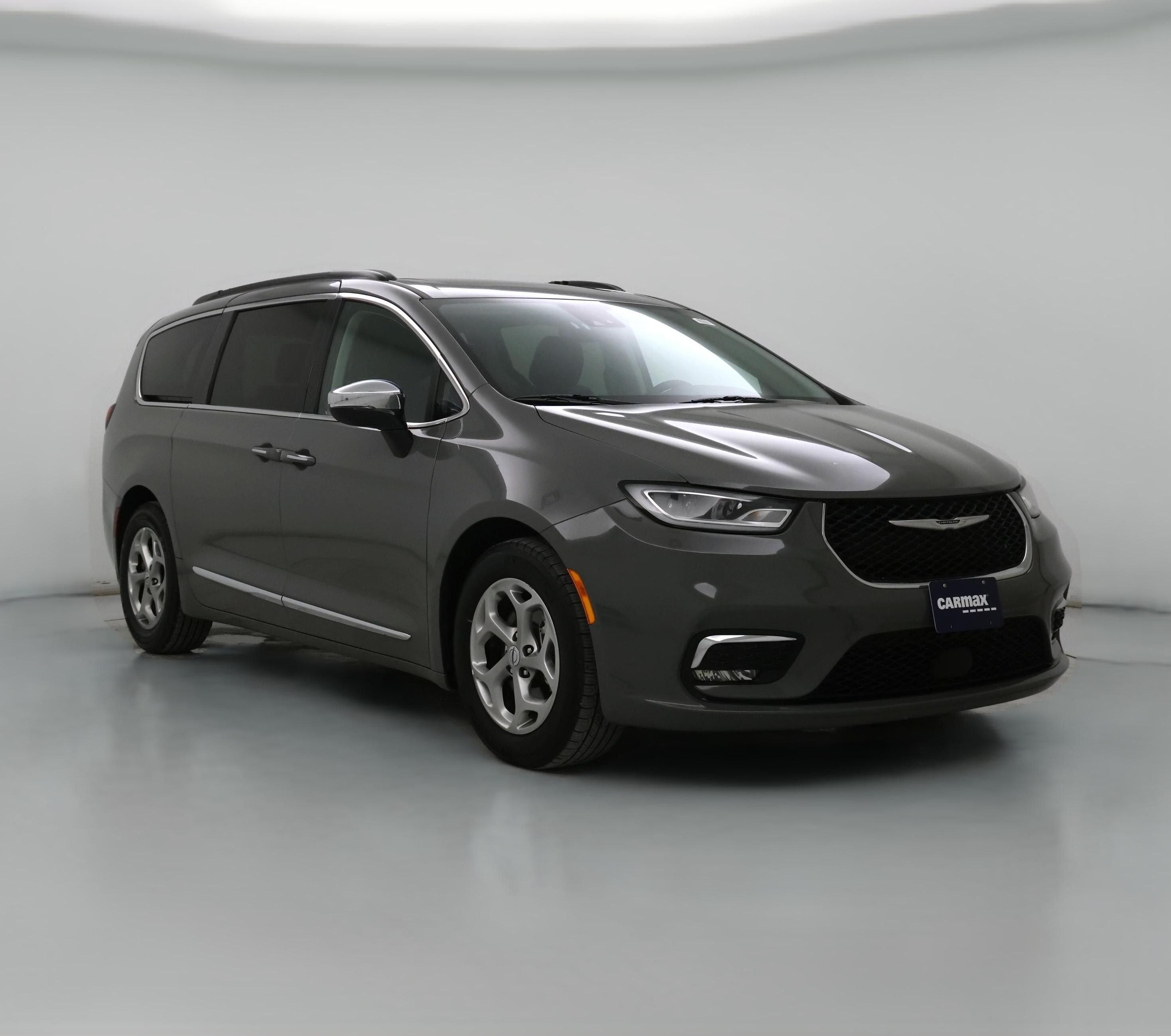 Thumbnail: 2023 Chrysler Pacifica - 1
