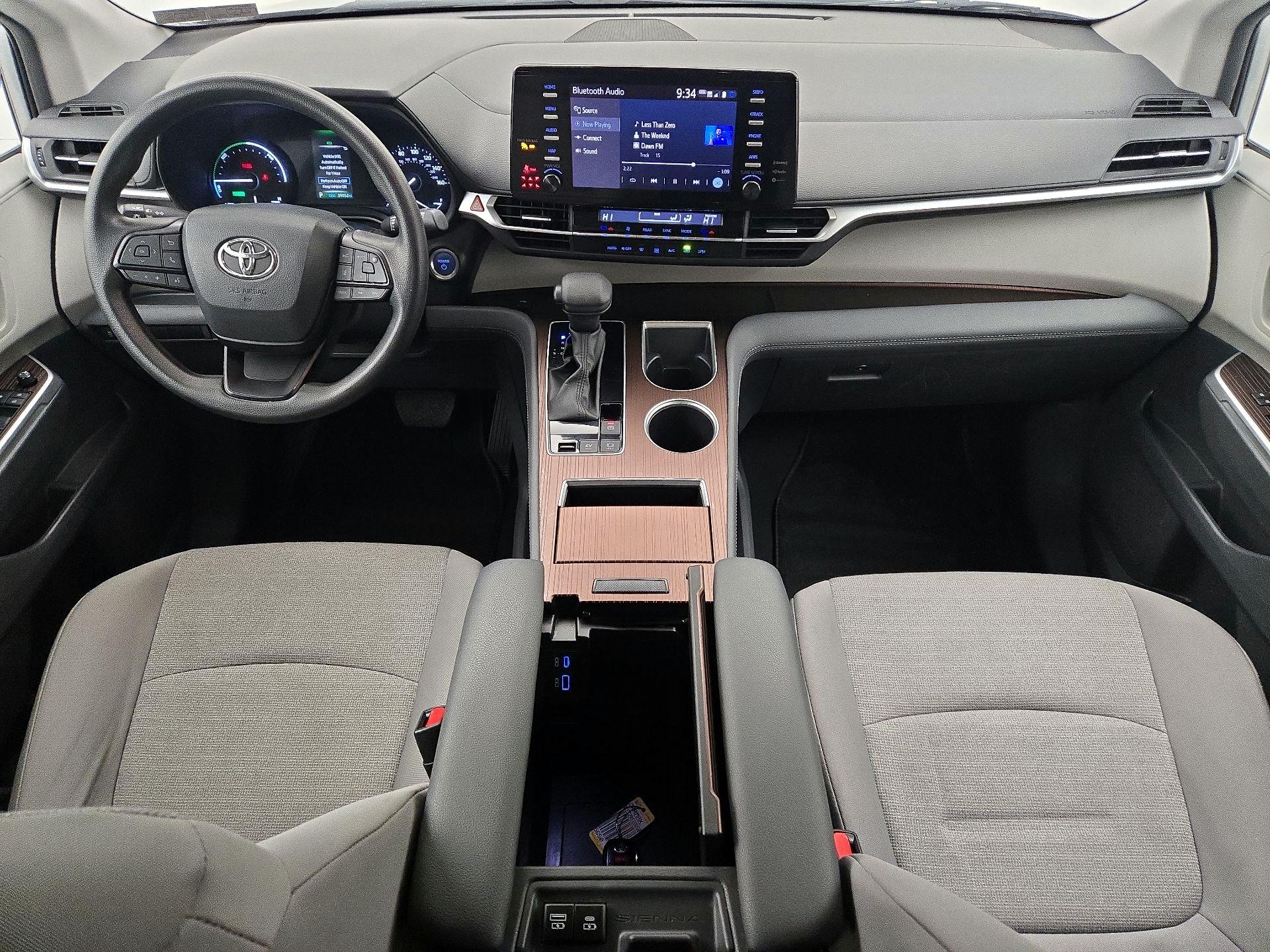 Thumbnail: 2024 Toyota Sienna - 9