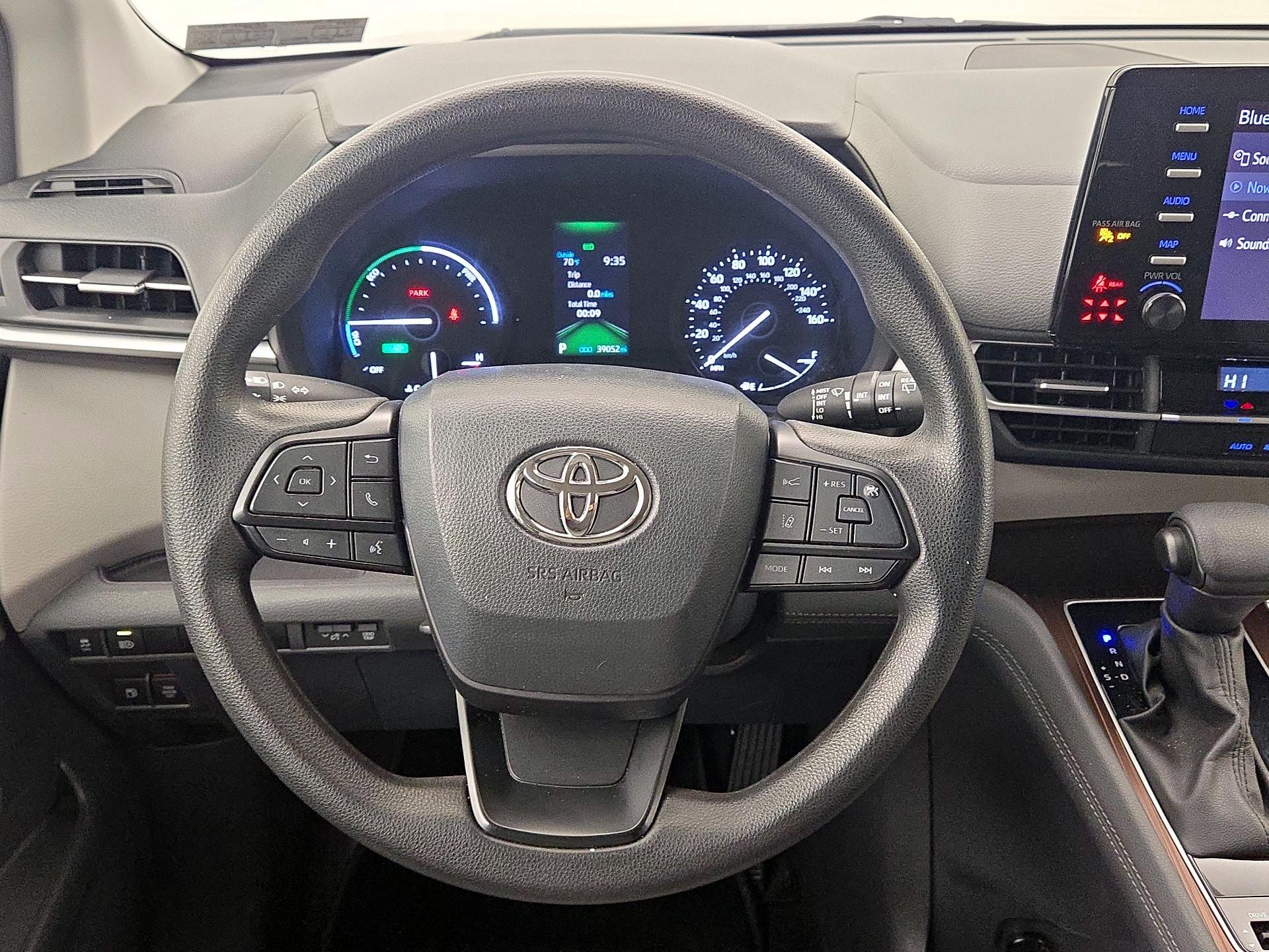 Thumbnail: 2024 Toyota Sienna - 10