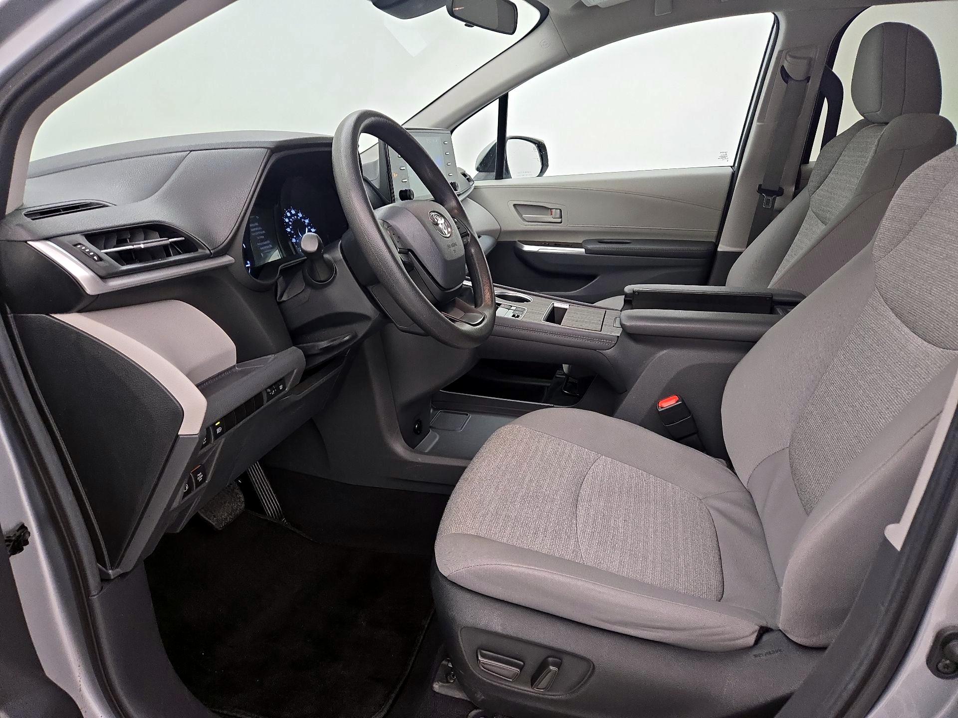 Thumbnail: 2024 Toyota Sienna - 11