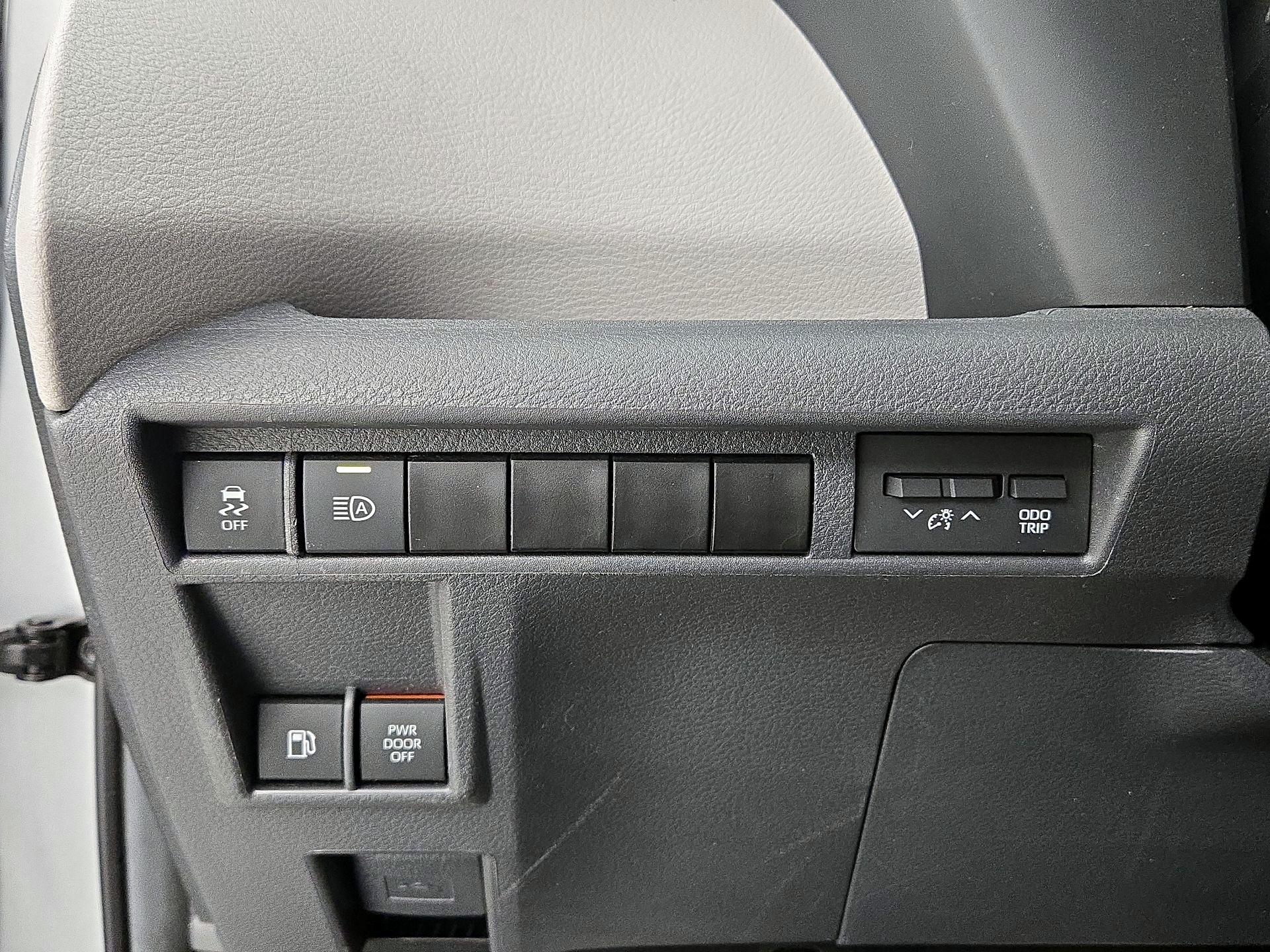 Thumbnail: 2024 Toyota Sienna - 13