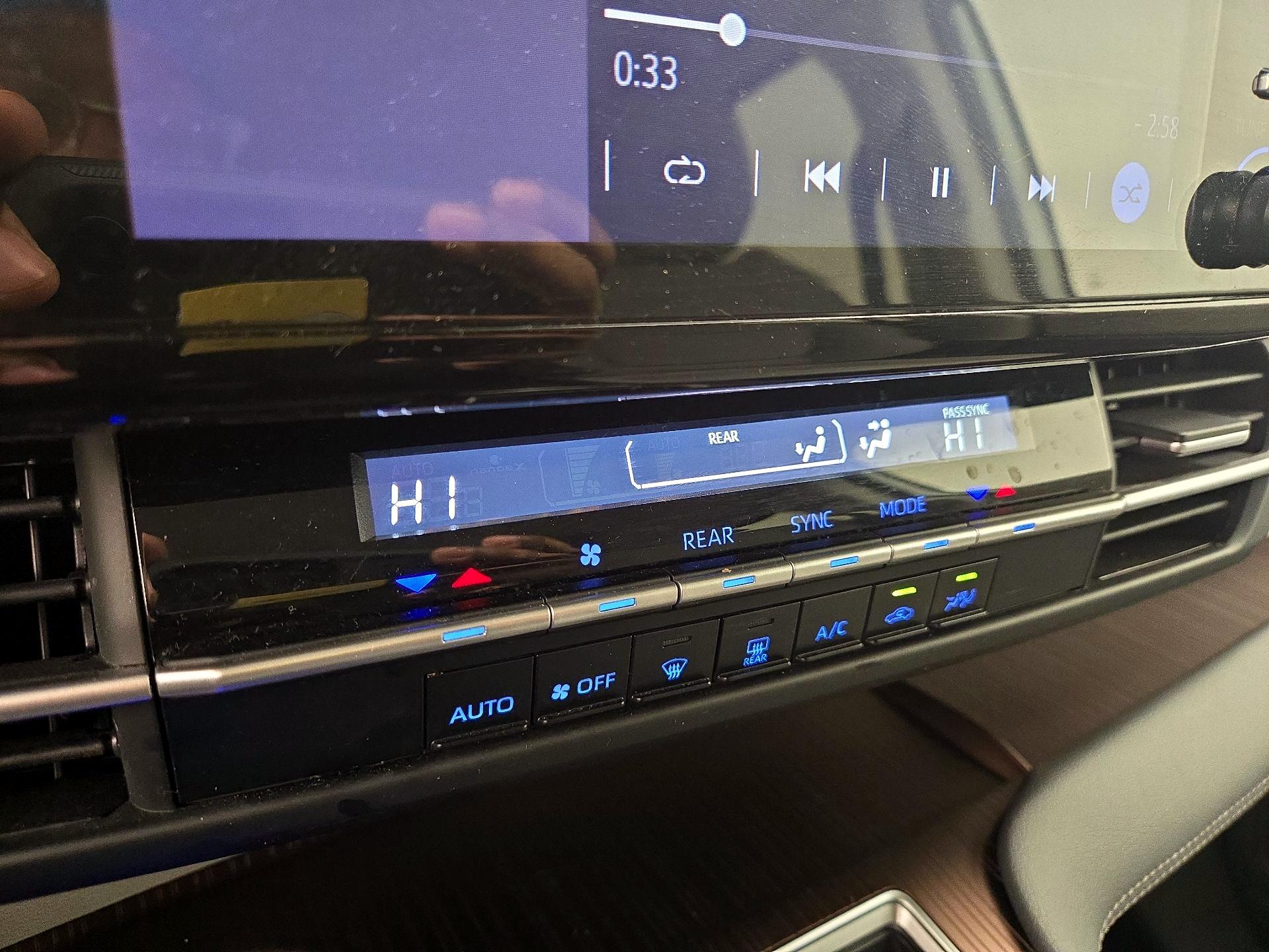 Thumbnail: 2024 Toyota Sienna - 16