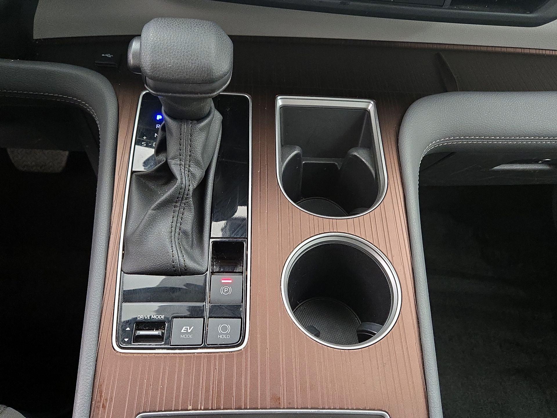 Thumbnail: 2024 Toyota Sienna - 17