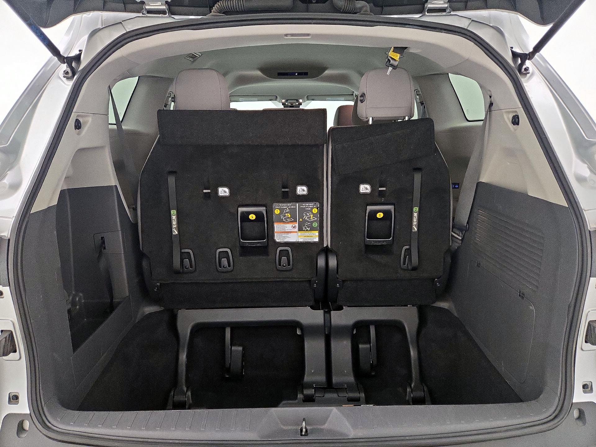 Thumbnail: 2024 Toyota Sienna - 20