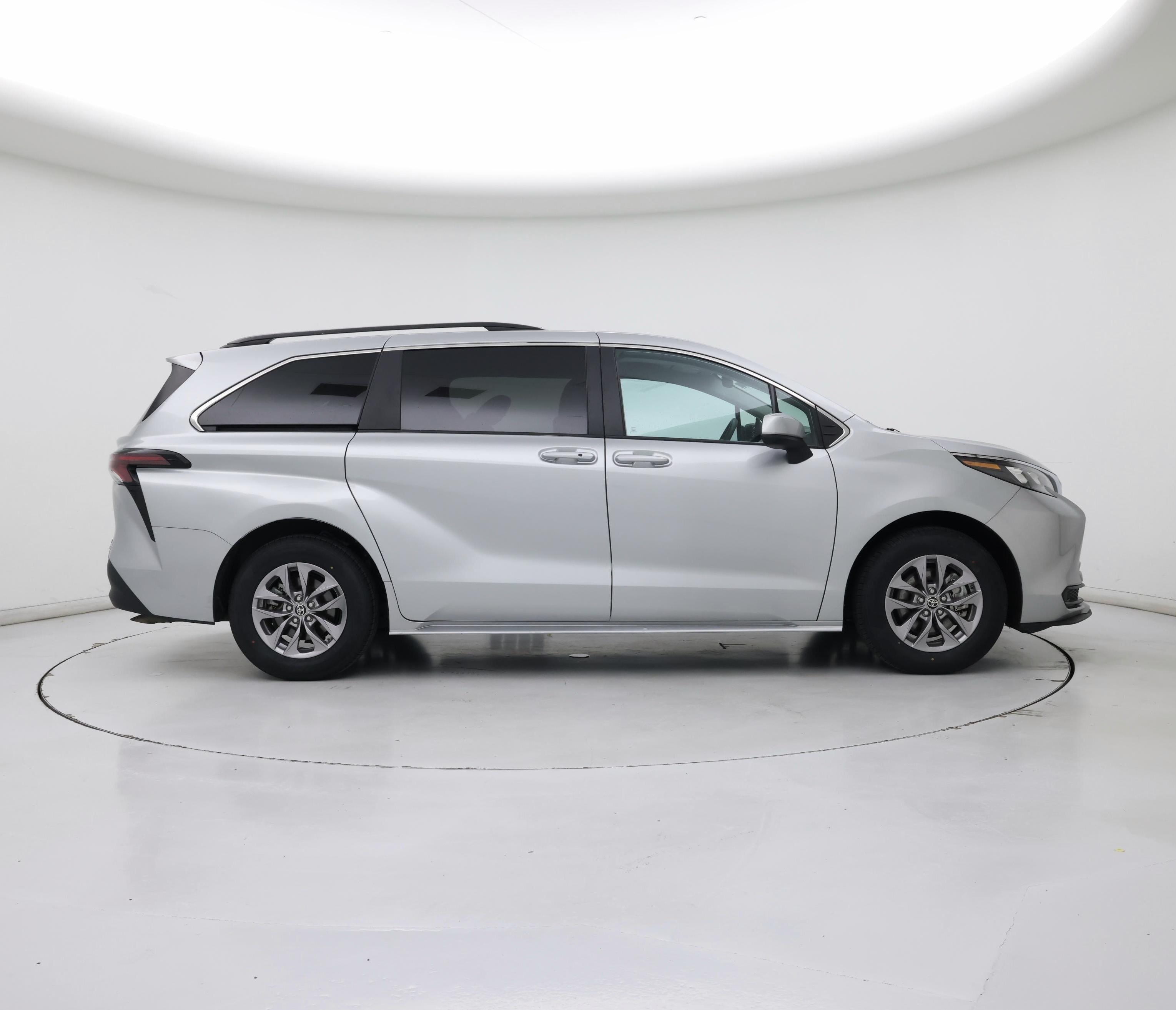 Thumbnail: 2024 Toyota Sienna - 7