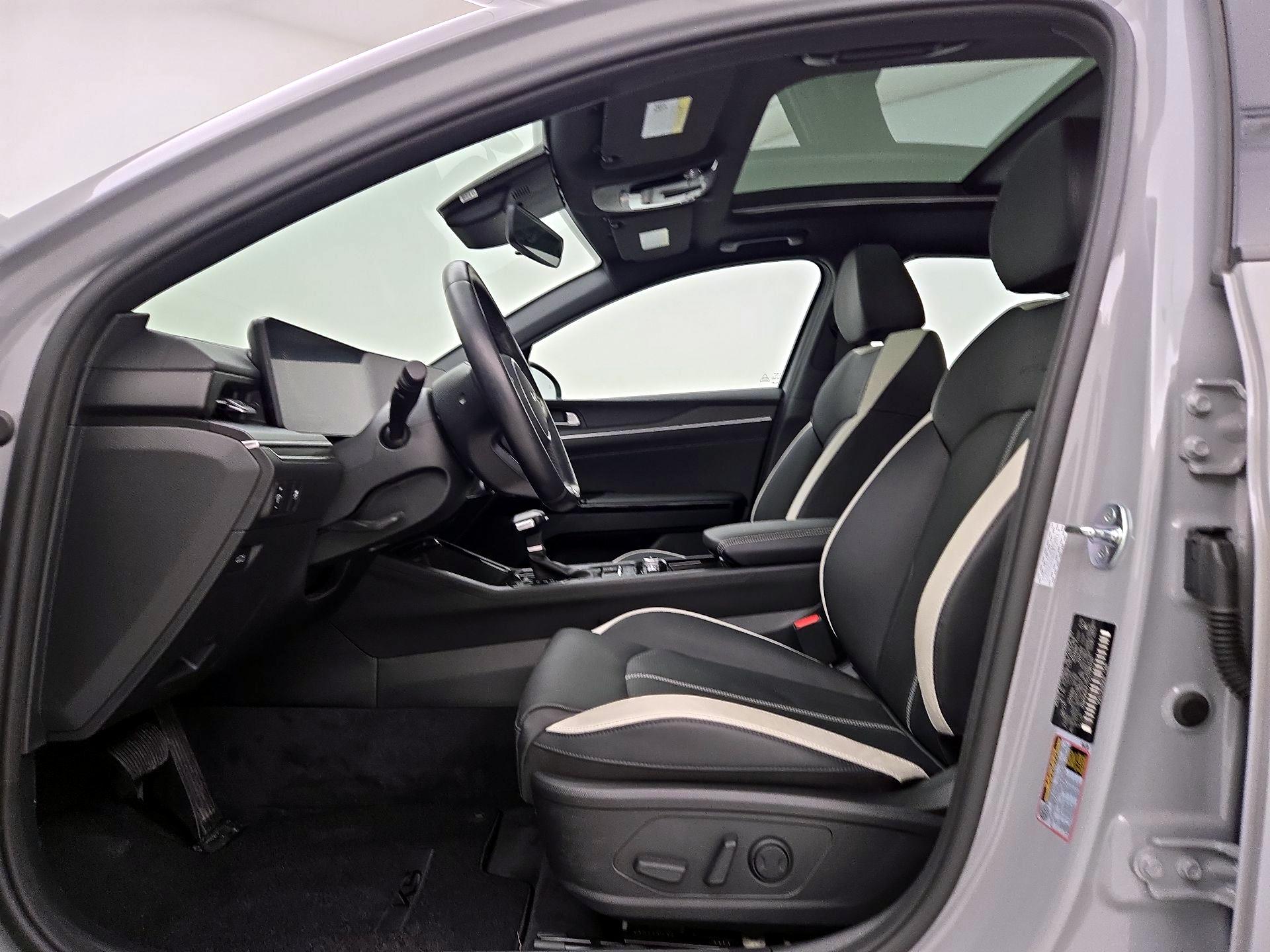 Thumbnail: 2025 Kia K5 - 11