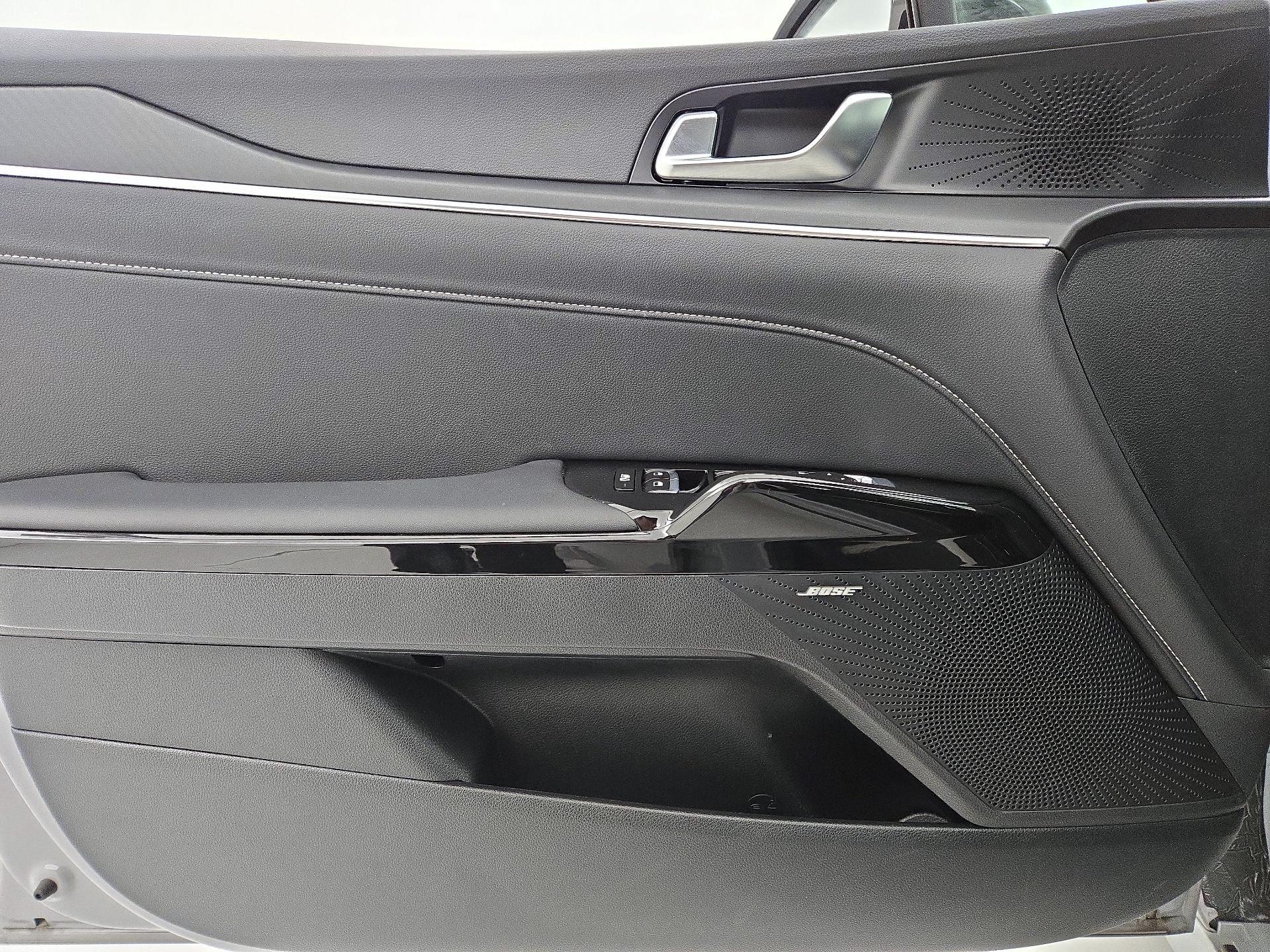 Thumbnail: 2025 Kia K5 - 12