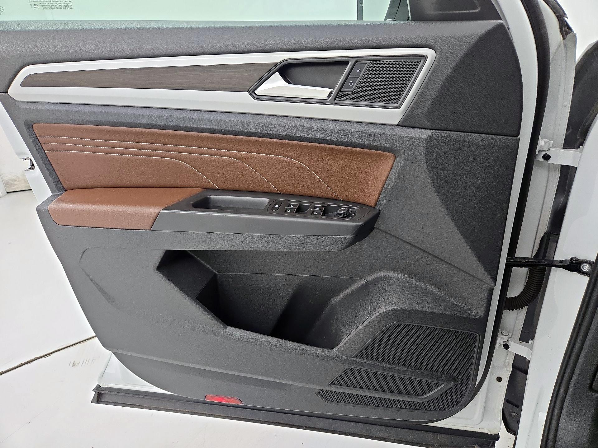 Thumbnail: 2022 Volkswagen Atlas - 12