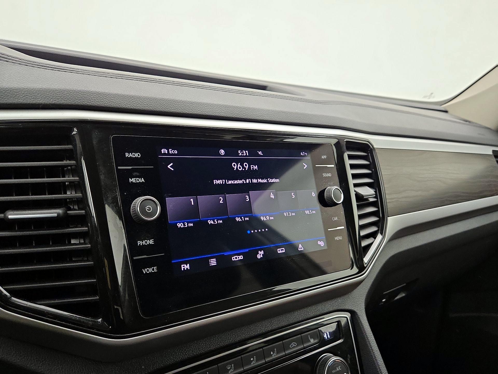 Thumbnail: 2022 Volkswagen Atlas - 15