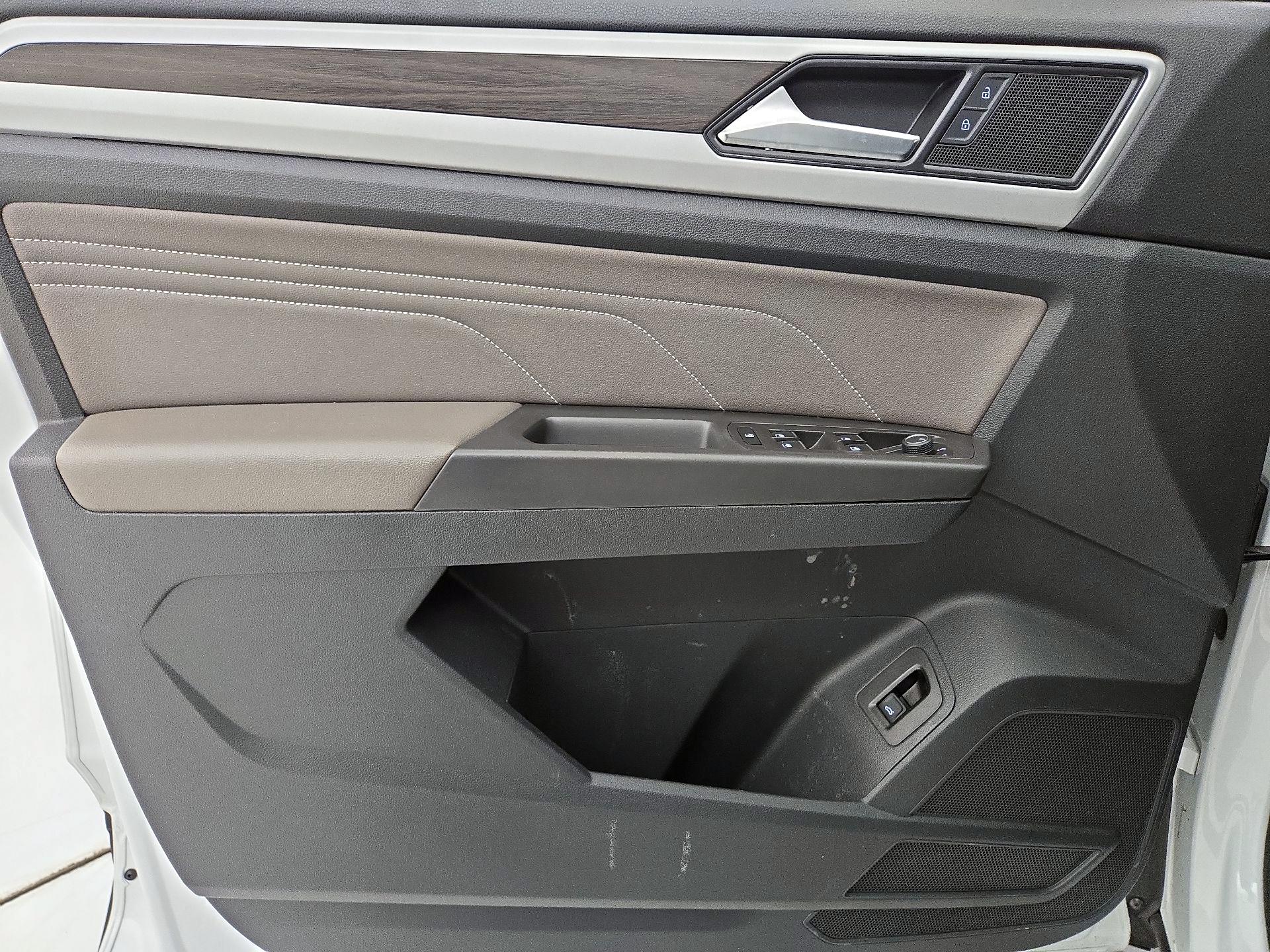 Thumbnail: 2022 Volkswagen Atlas - 12