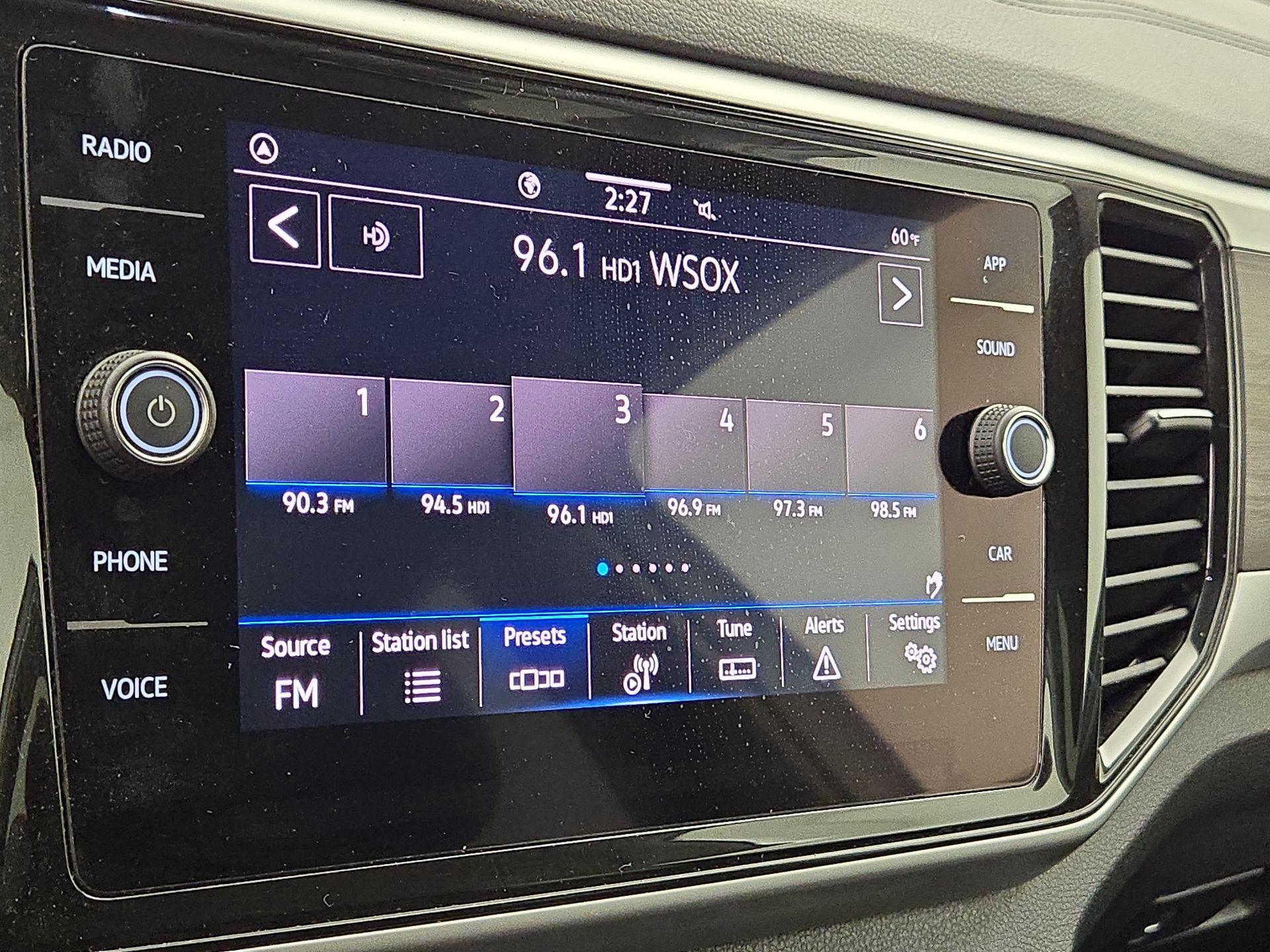 Thumbnail: 2022 Volkswagen Atlas - 14