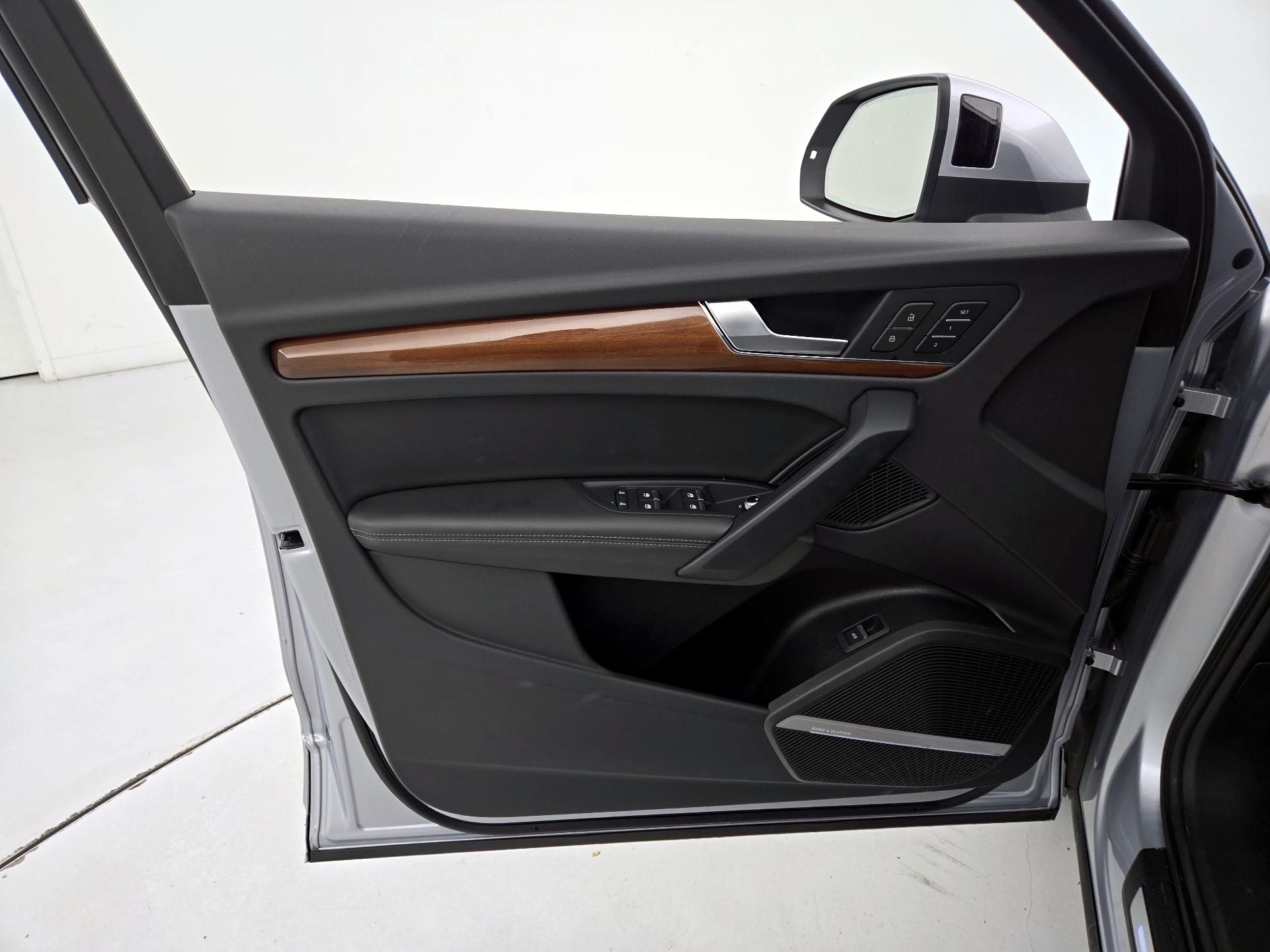 Thumbnail: 2023 Audi Q5 - 12