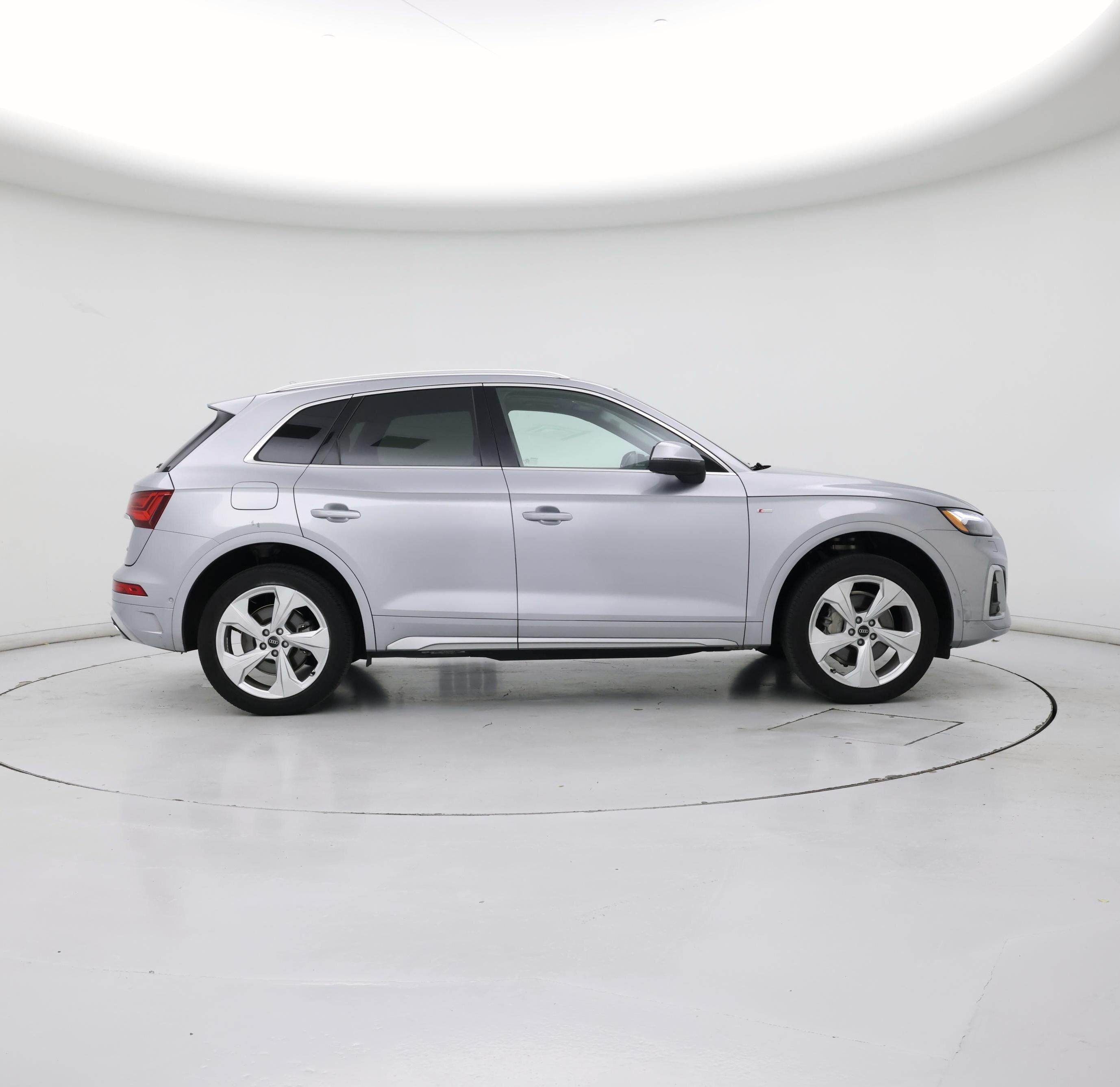 Thumbnail: 2023 Audi Q5 - 7
