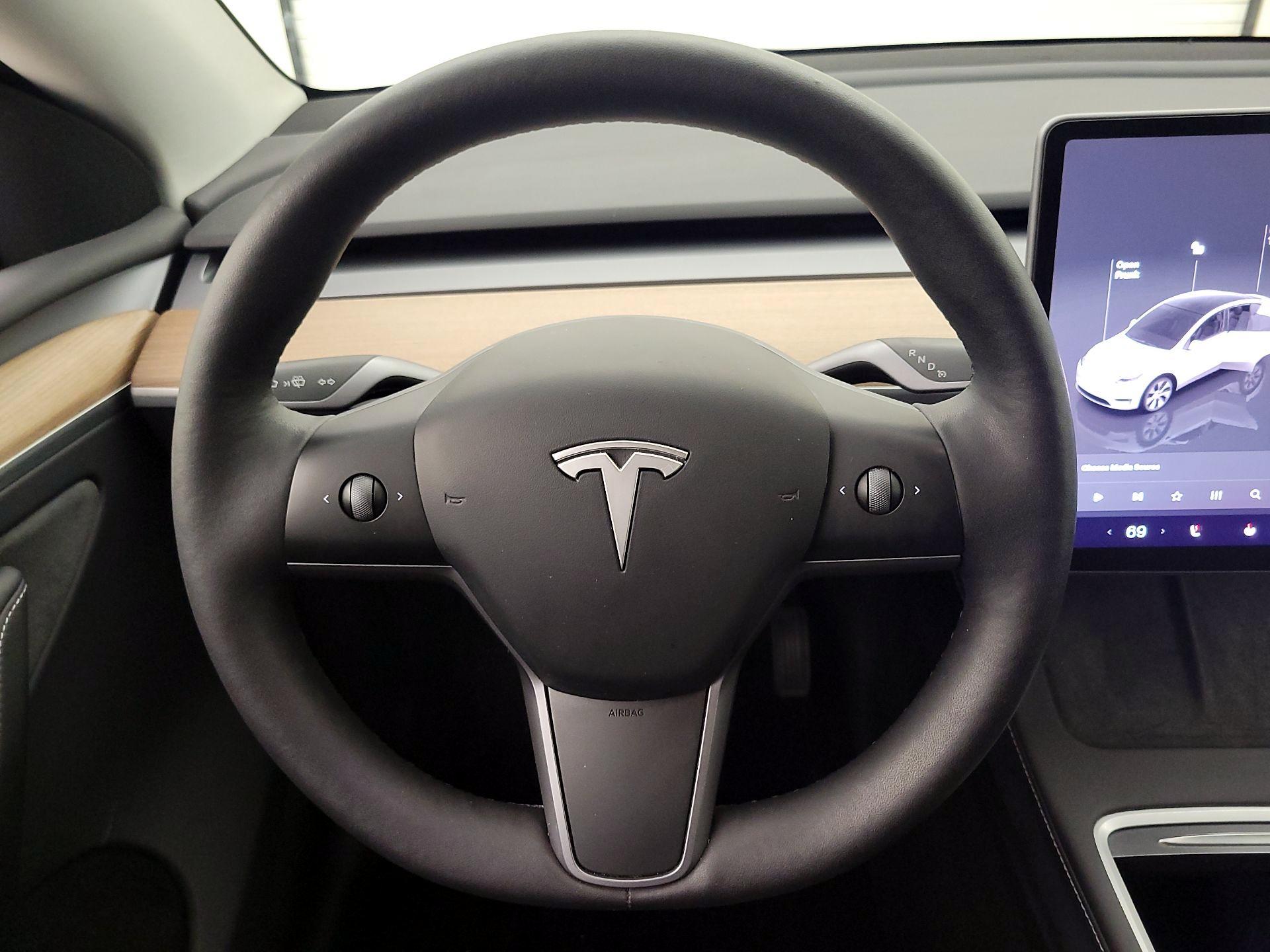 Thumbnail: 2023 Tesla Model Y - 10