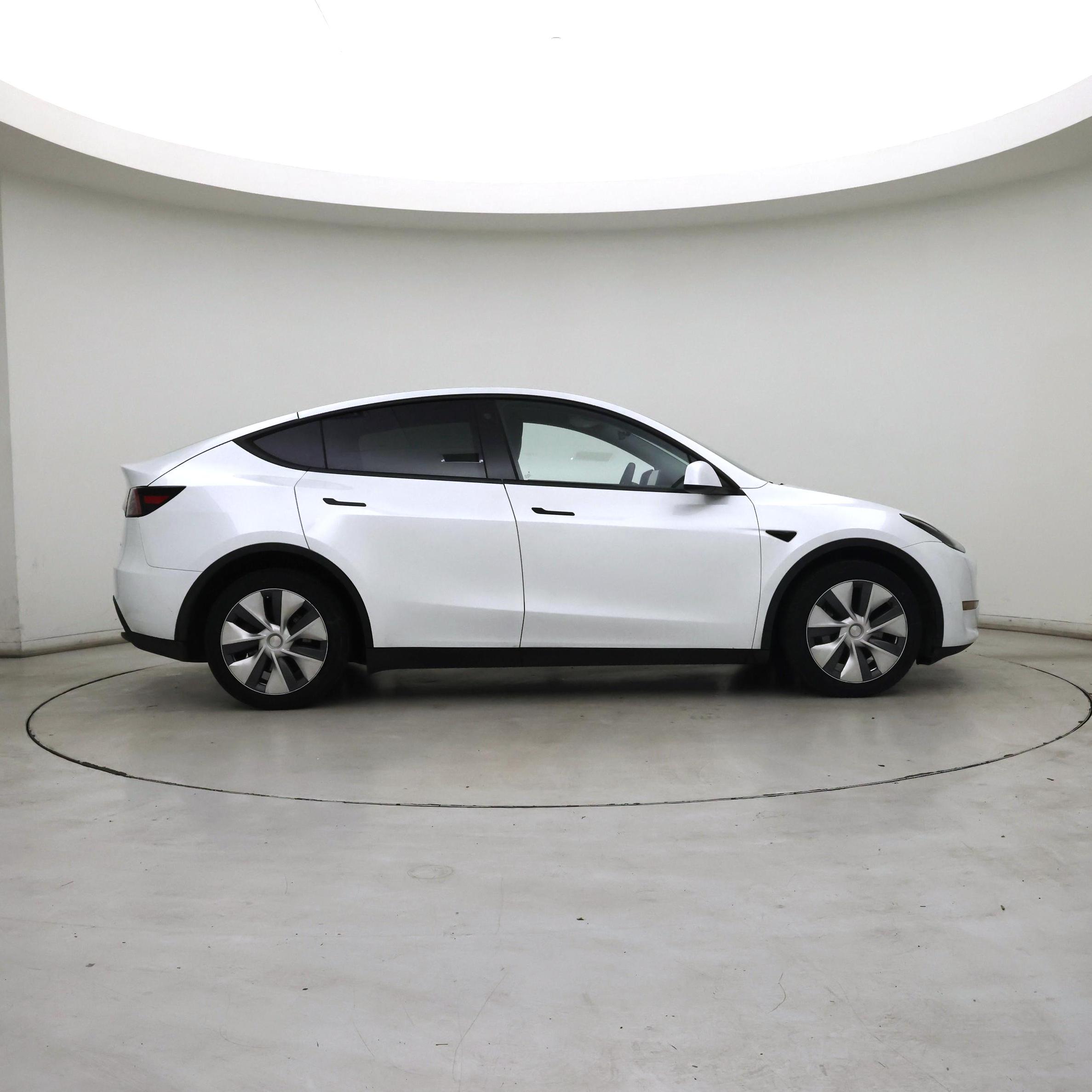 Thumbnail: 2023 Tesla Model Y - 7