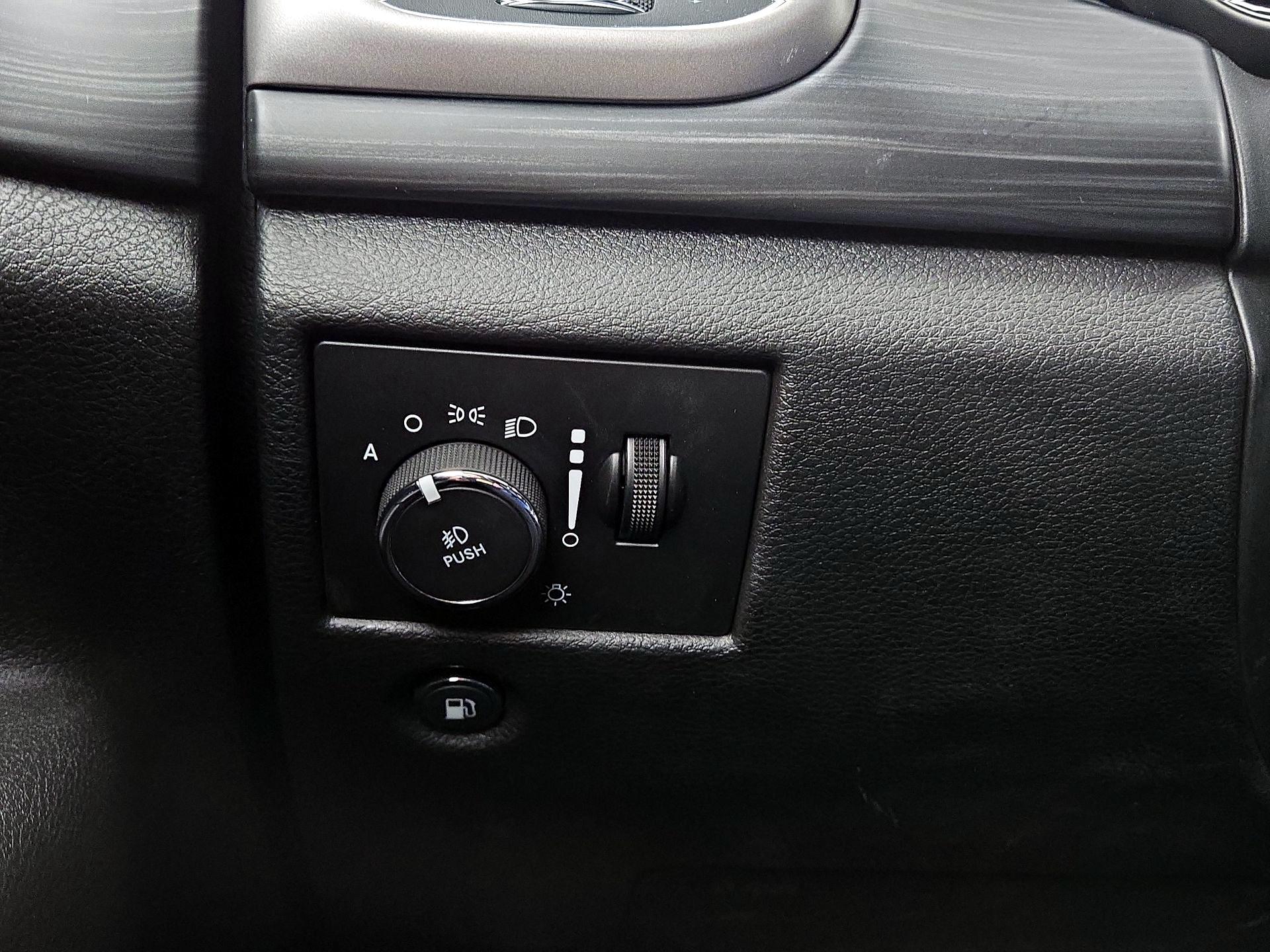 Thumbnail: 2020 Jeep Grand Cherokee - 13