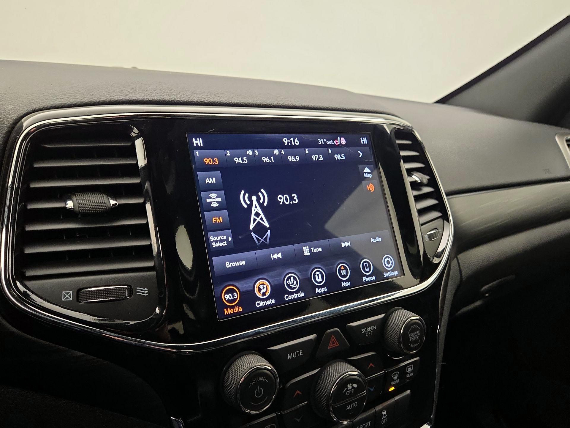 Thumbnail: 2020 Jeep Grand Cherokee - 16