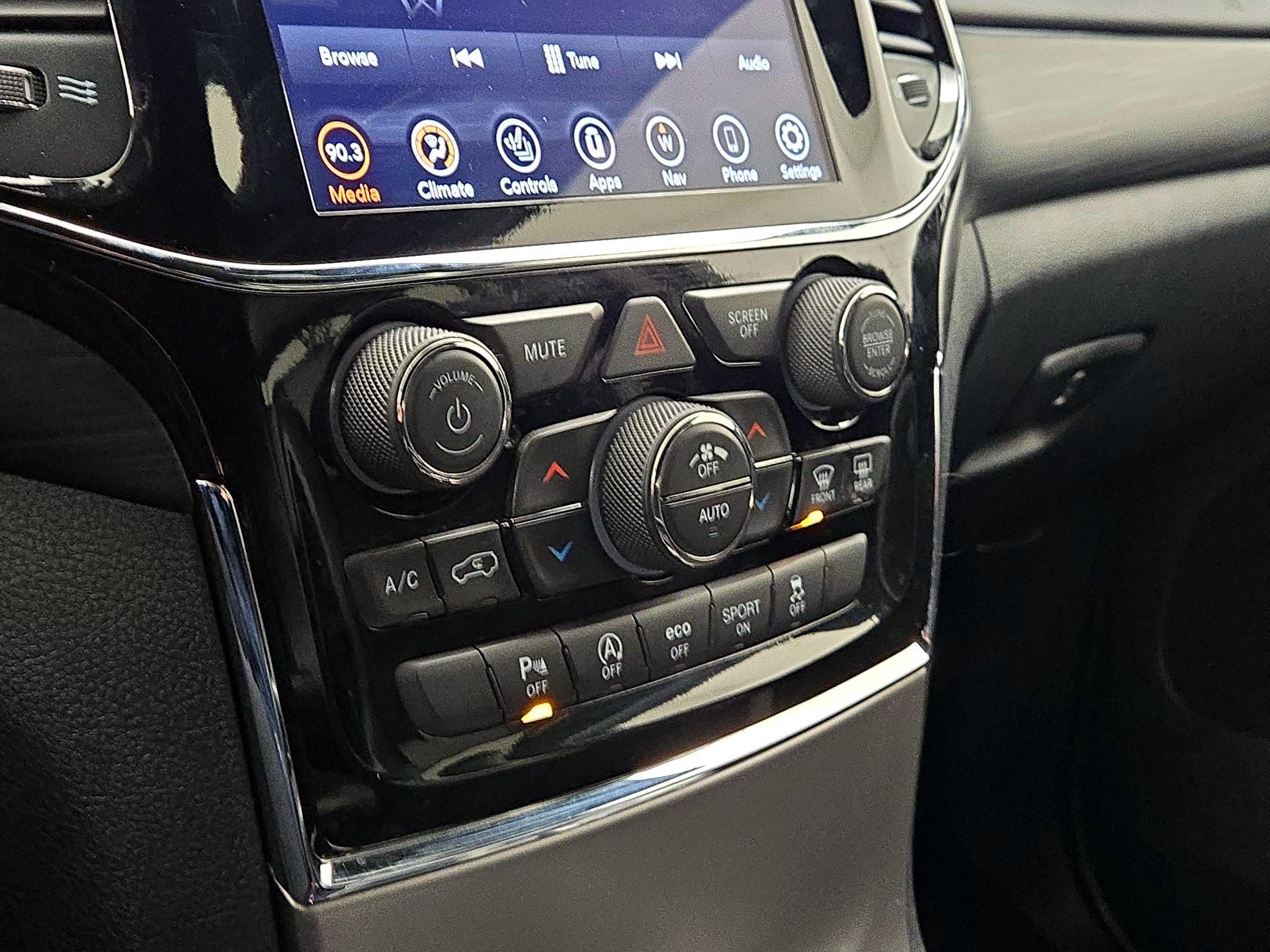 Thumbnail: 2020 Jeep Grand Cherokee - 17