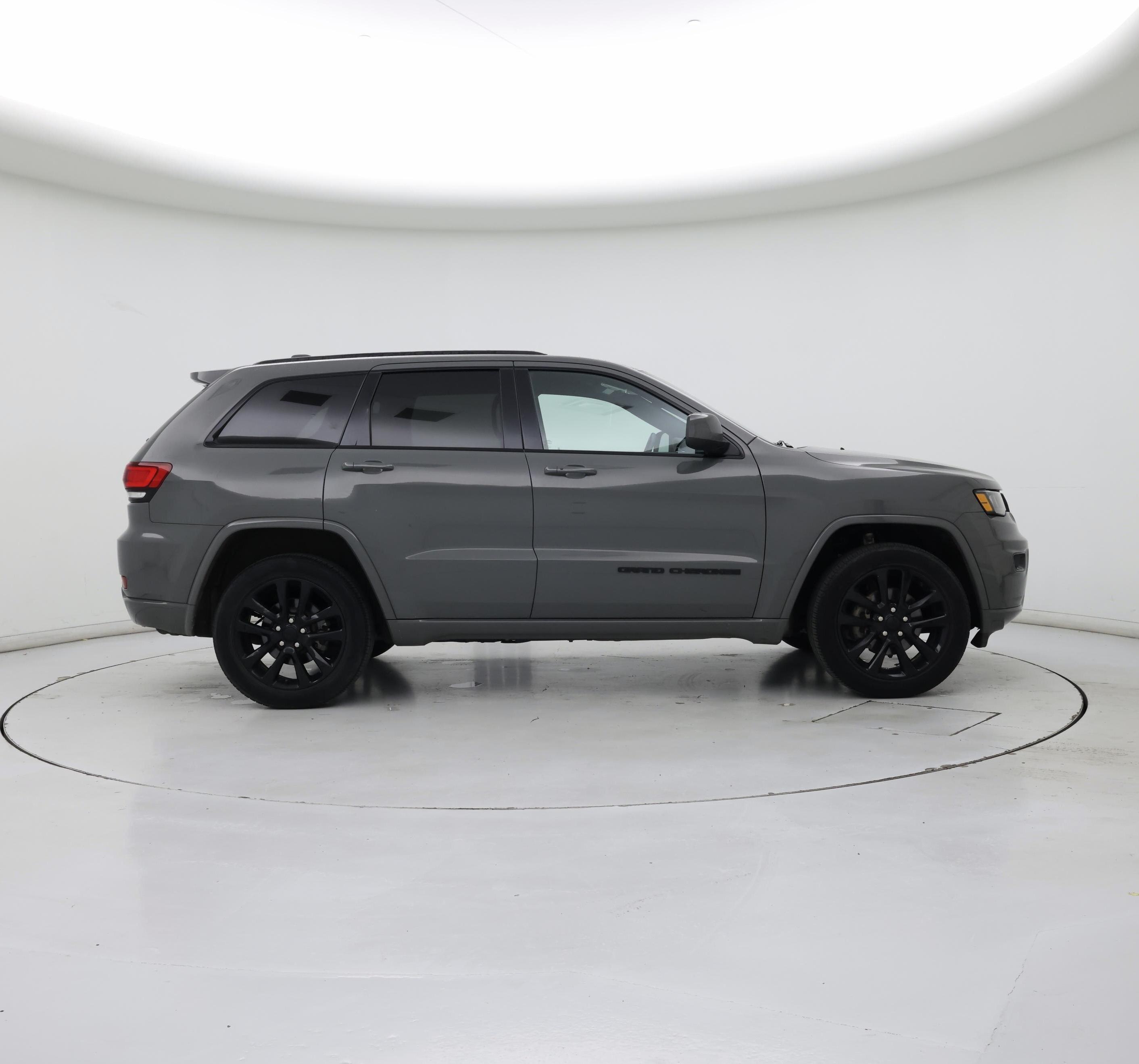 Thumbnail: 2020 Jeep Grand Cherokee - 7