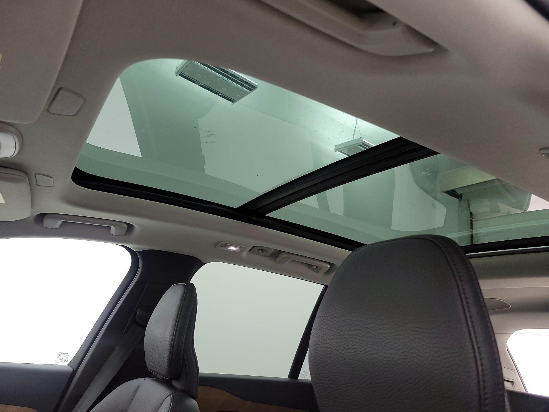 Thumbnail: 2023 Volvo XC90 - 18