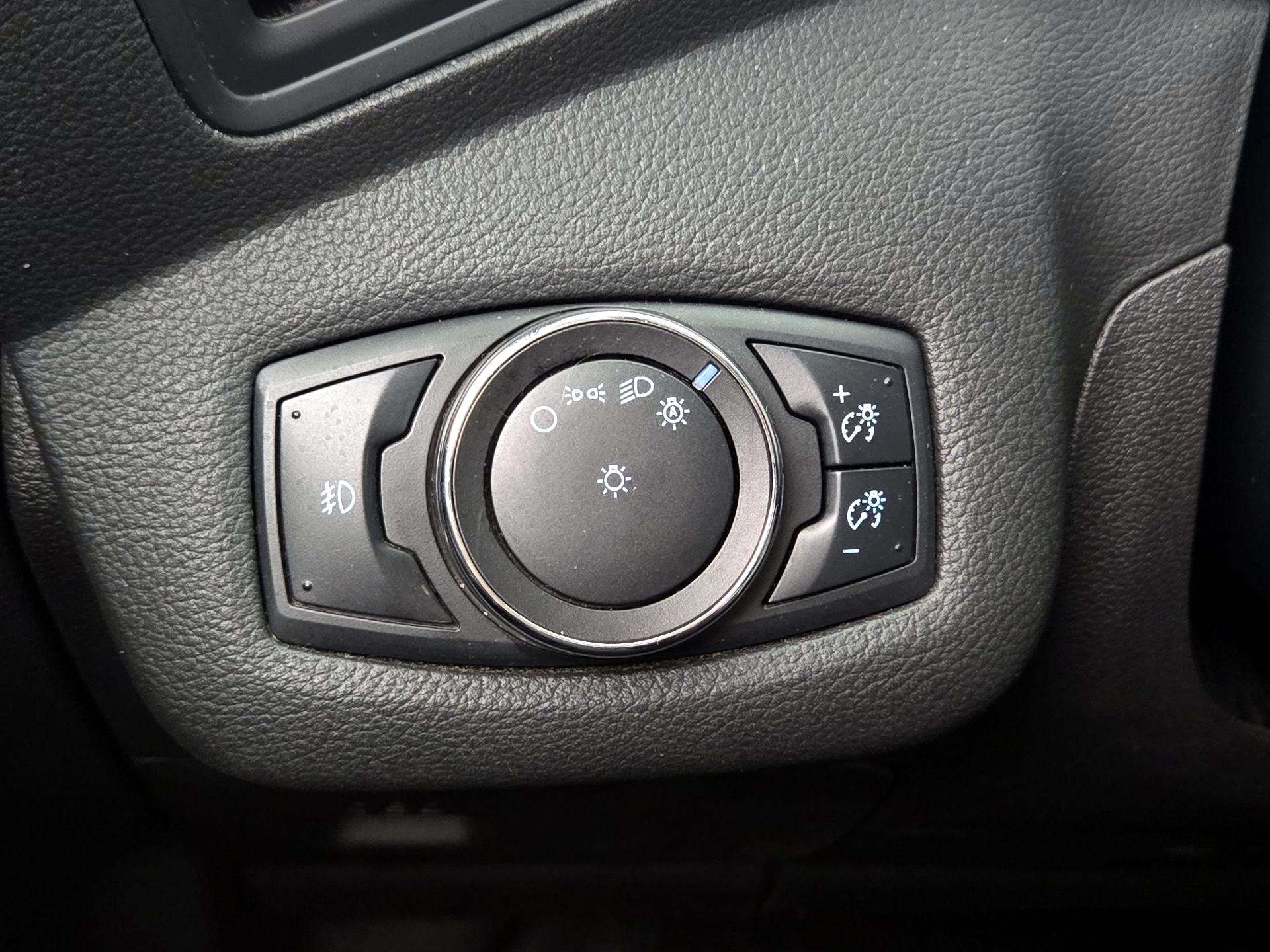 Thumbnail: 2014 Ford Escape - 13