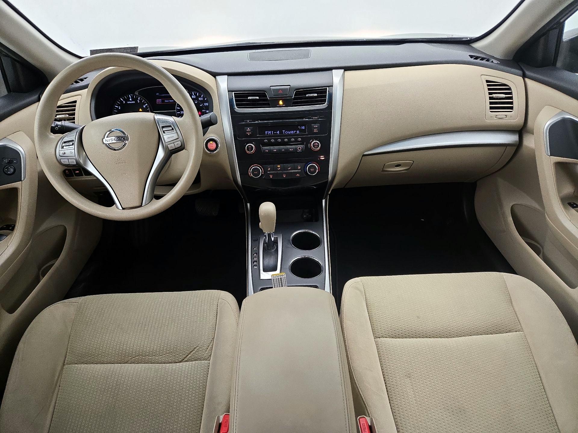 Thumbnail: 2015 Nissan Altima - 9