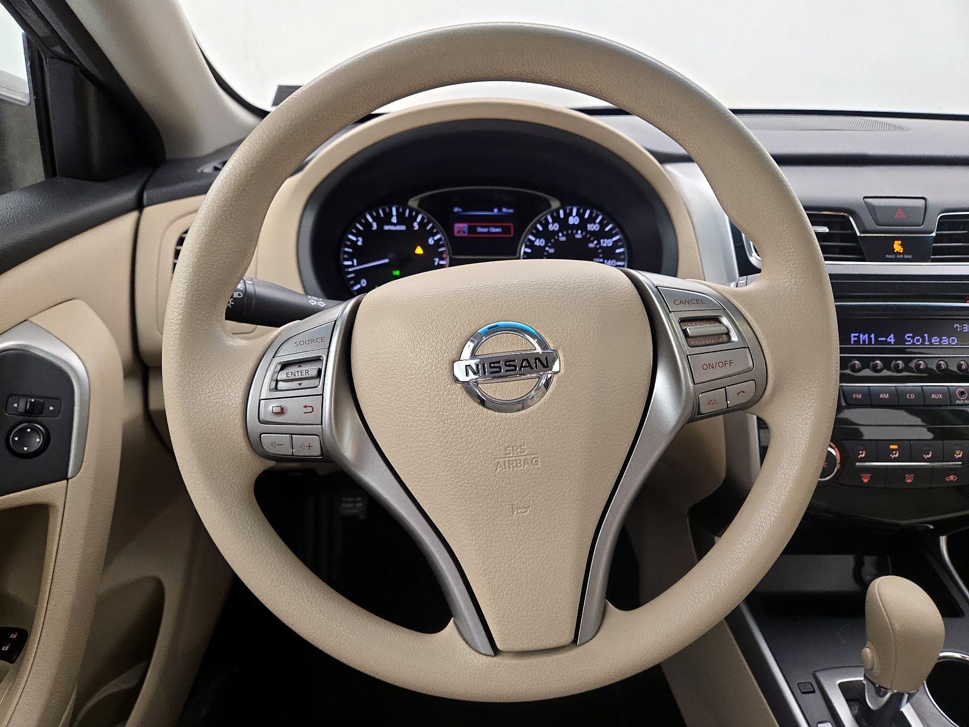 Thumbnail: 2015 Nissan Altima - 10