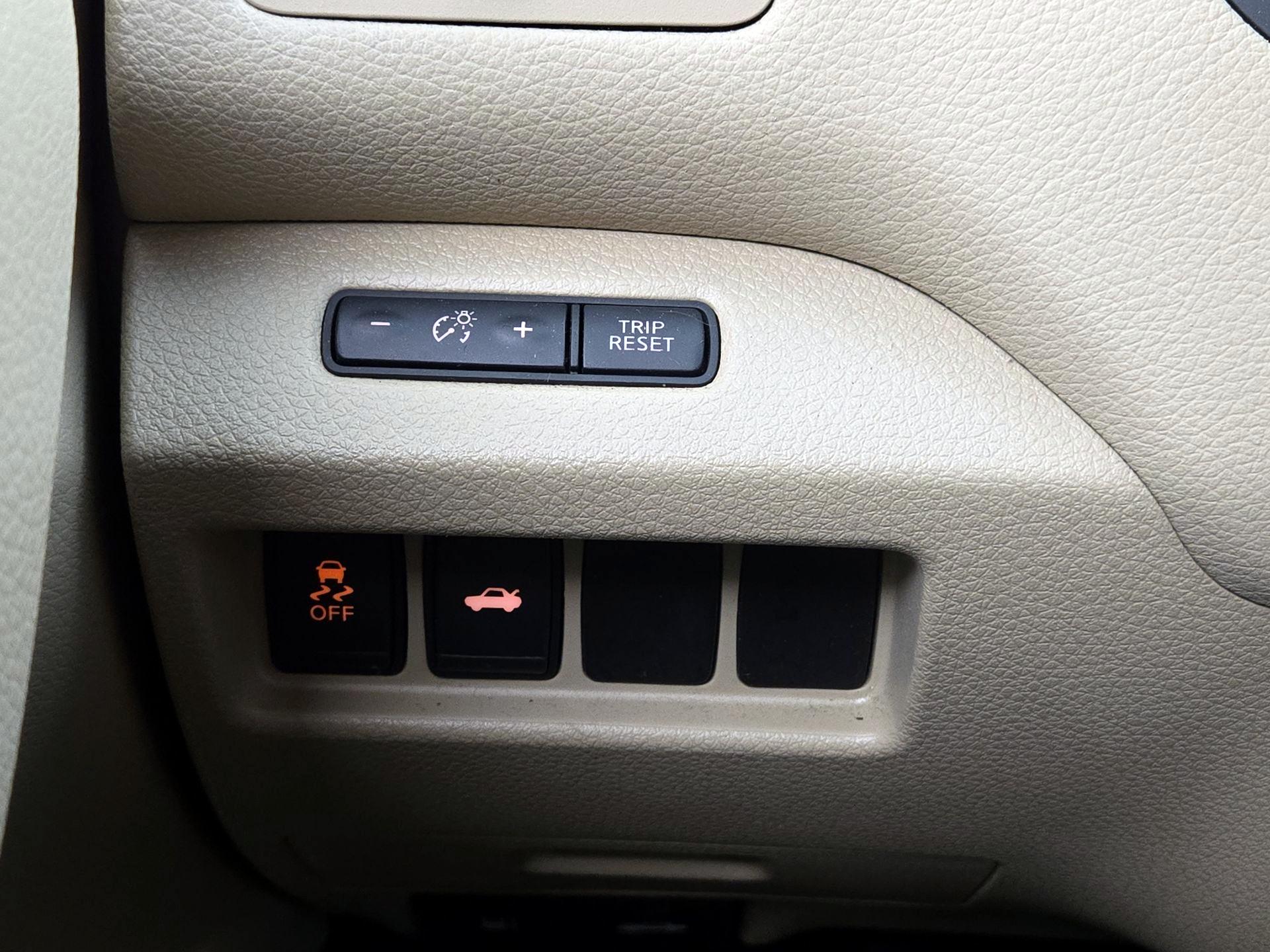 Thumbnail: 2015 Nissan Altima - 13