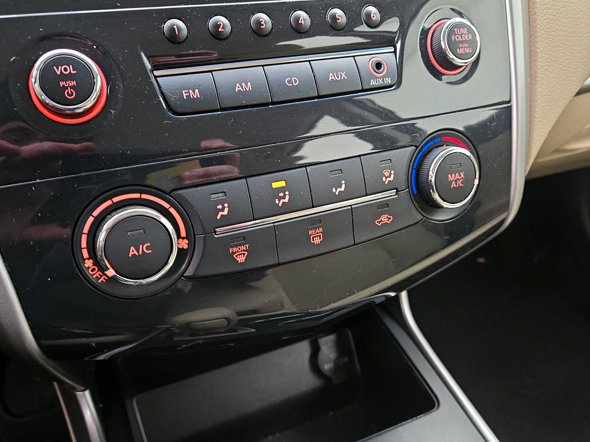 Thumbnail: 2015 Nissan Altima - 15