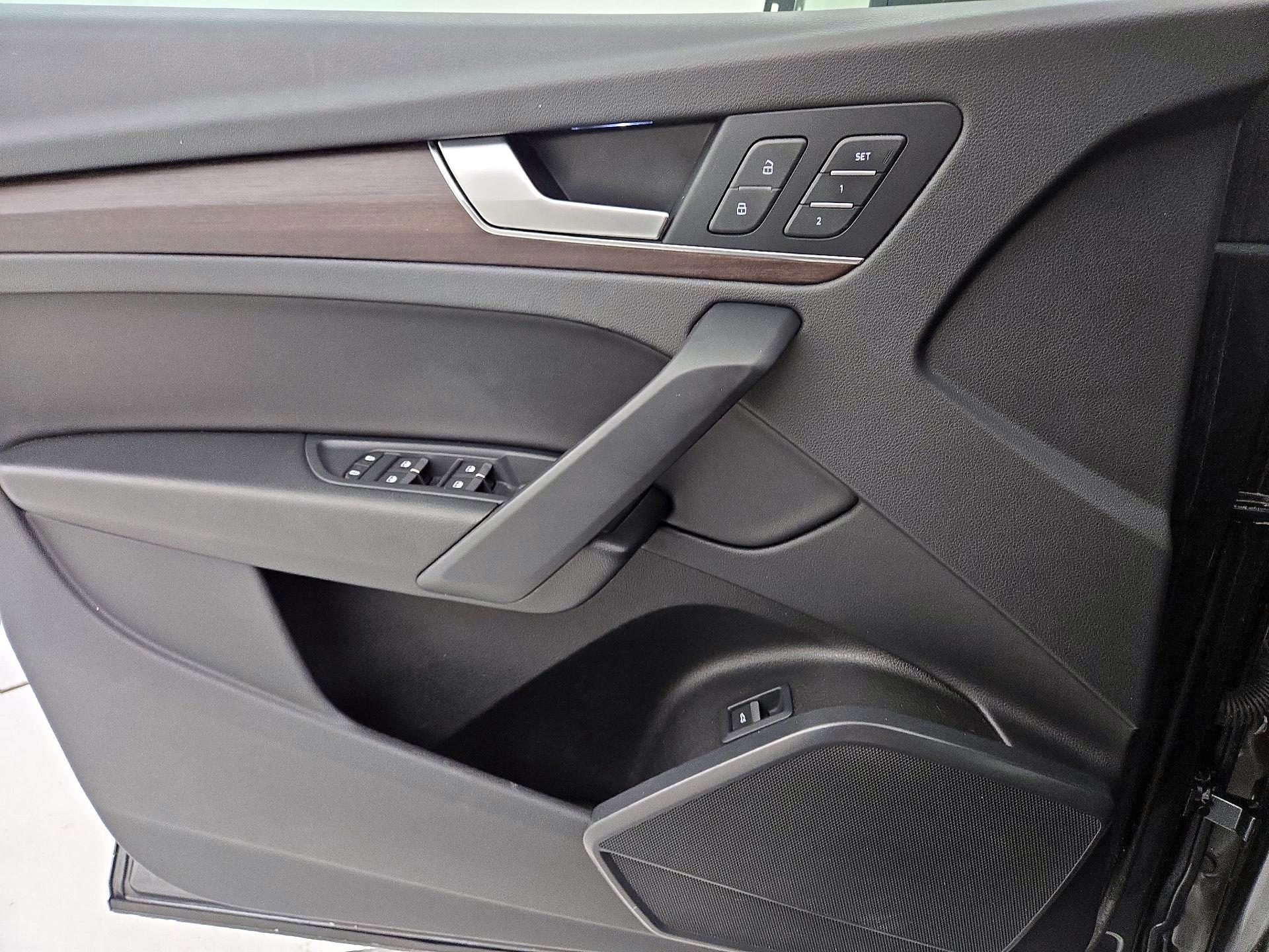 Thumbnail: 2023 Audi Q5 - 12