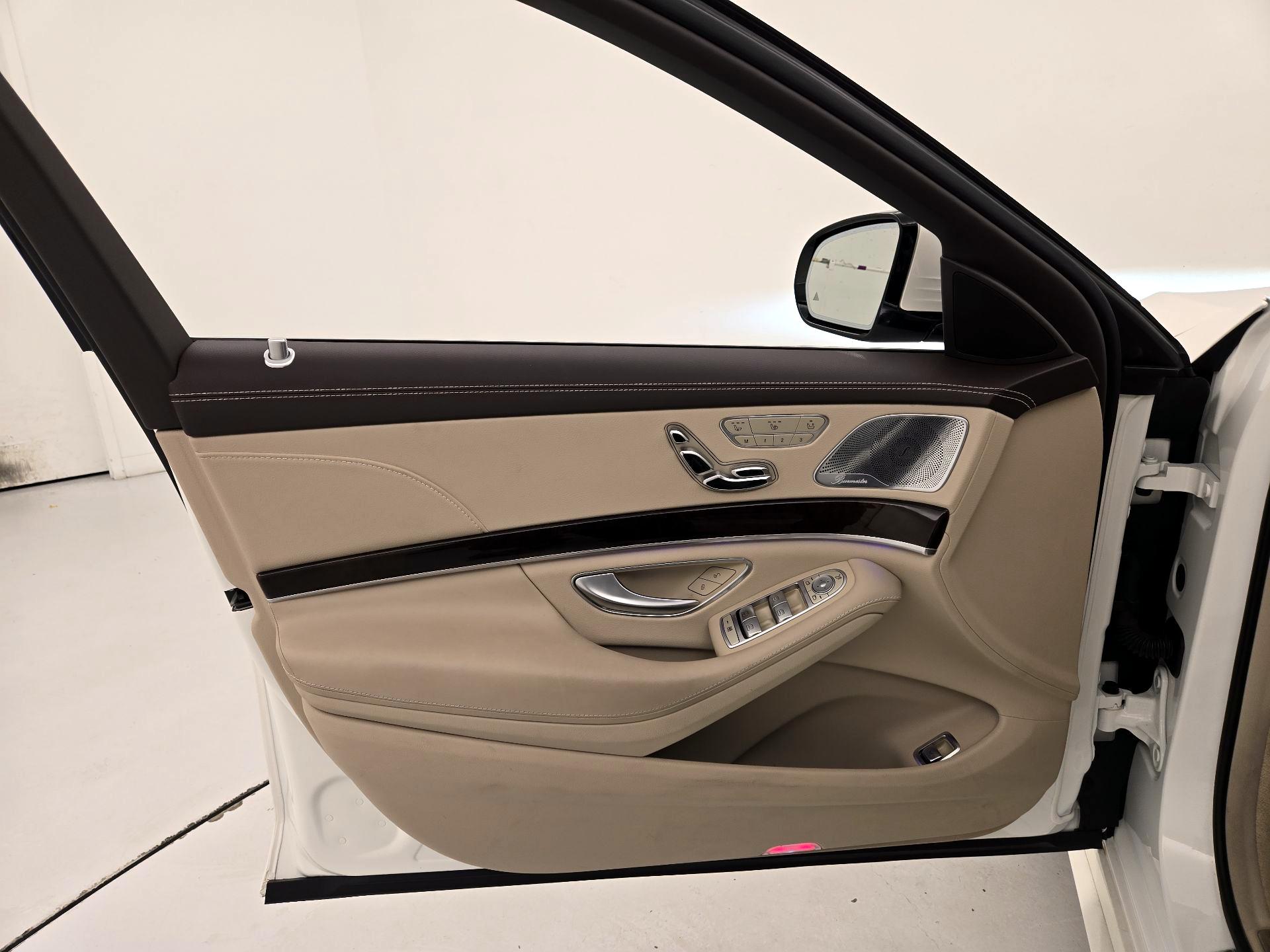 Thumbnail: 2020 Mercedes-Benz S-Class - 12