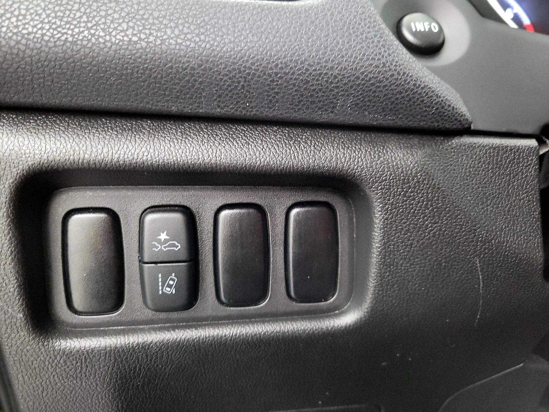 Thumbnail: 2022 Mitsubishi Outlander Sport - 13