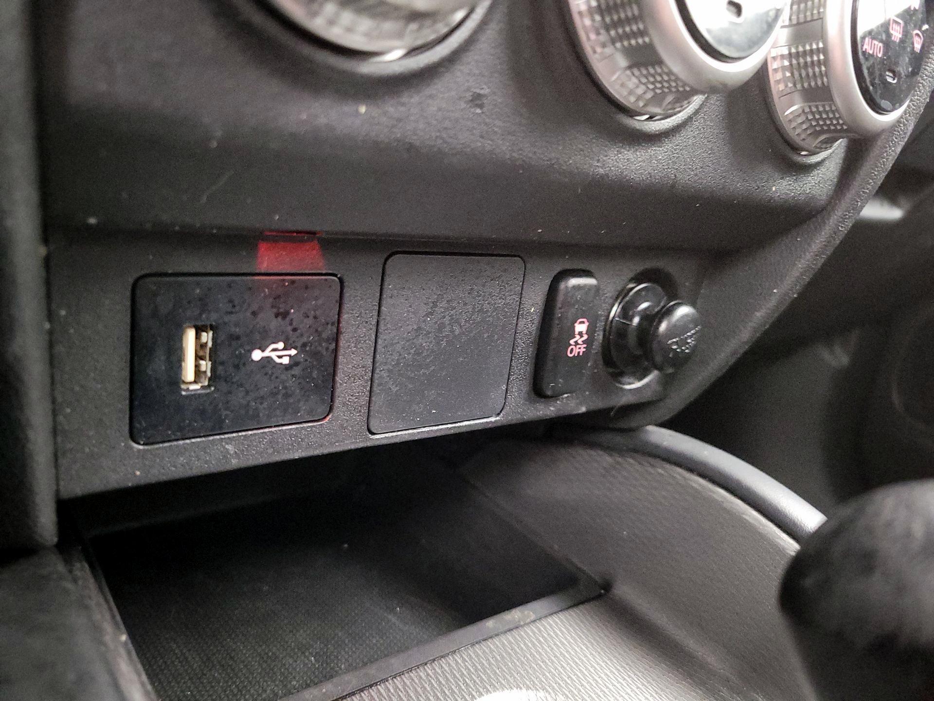 Thumbnail: 2022 Mitsubishi Outlander Sport - 18