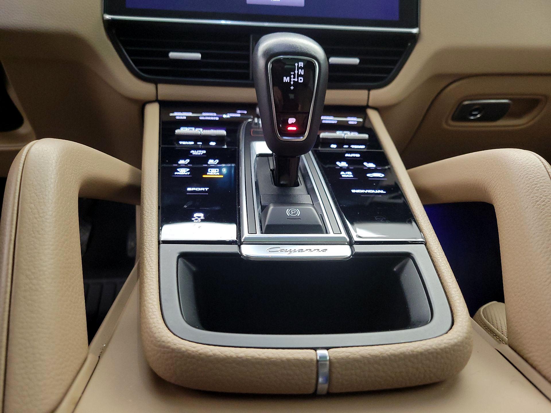 Thumbnail: 2023 Porsche Cayenne - 18