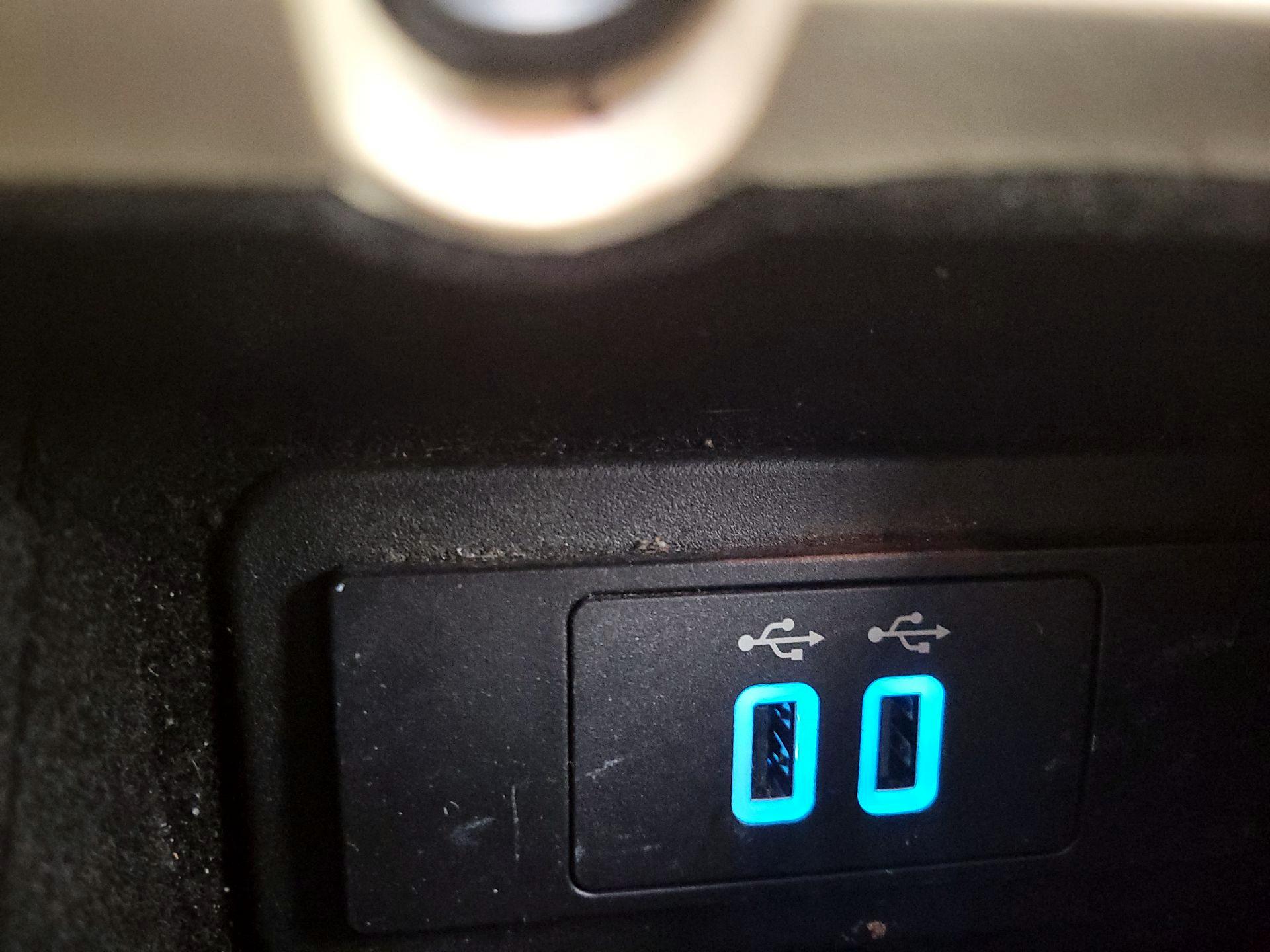 Thumbnail: 2016 Ford Flex - 18