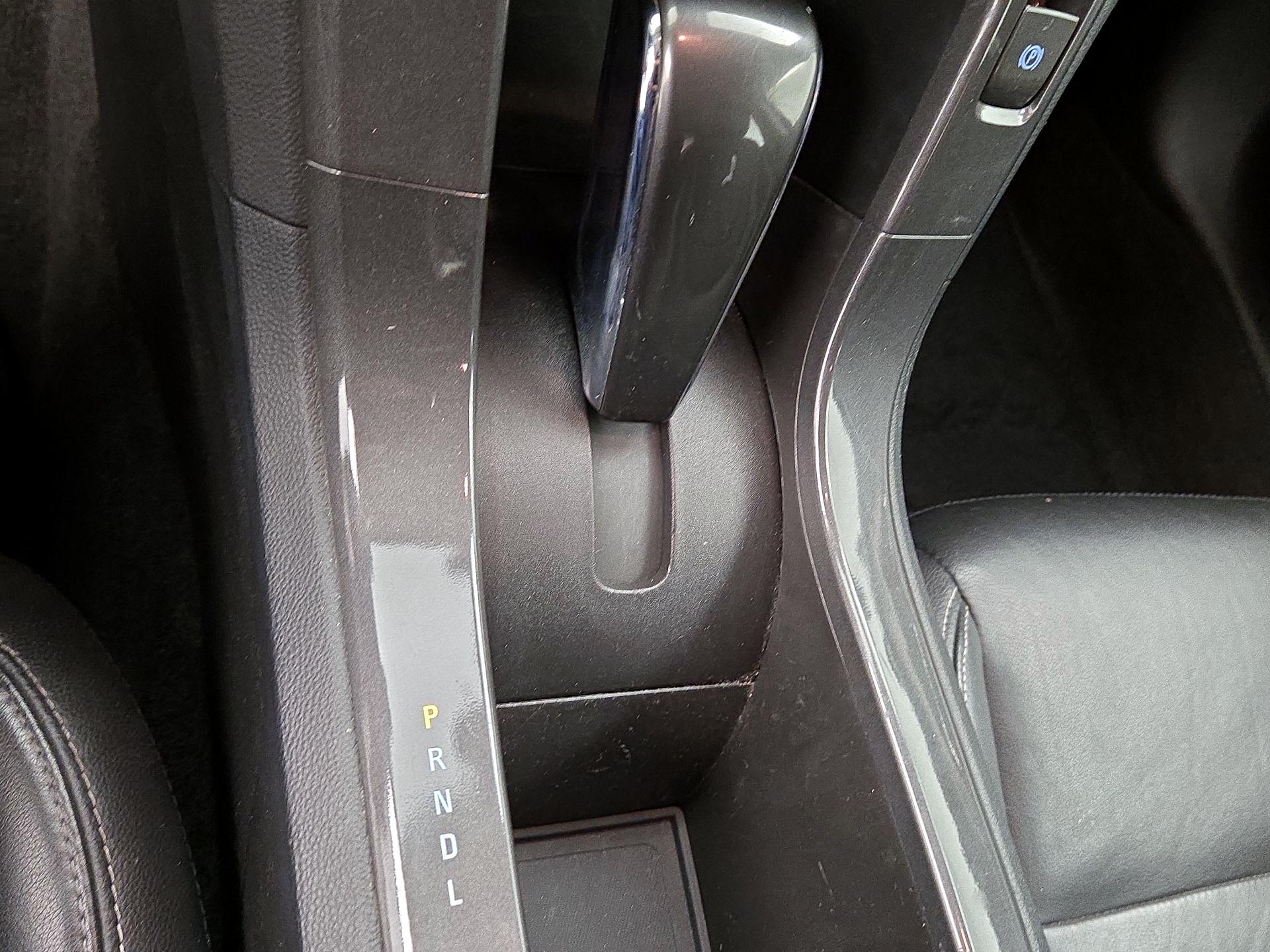 Thumbnail: 2014 Chevrolet Volt - 17