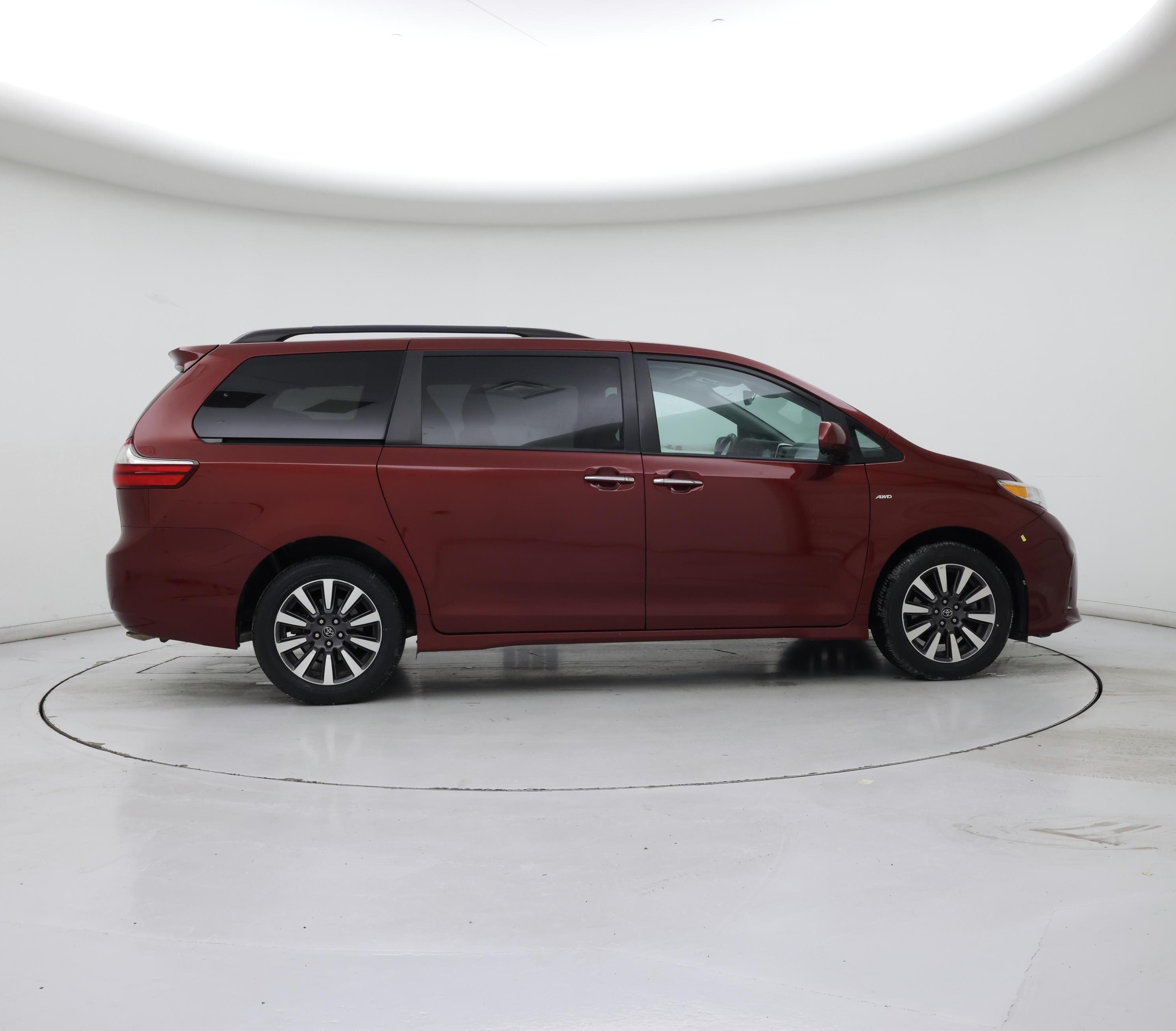 Thumbnail: 2018 Toyota Sienna - 7