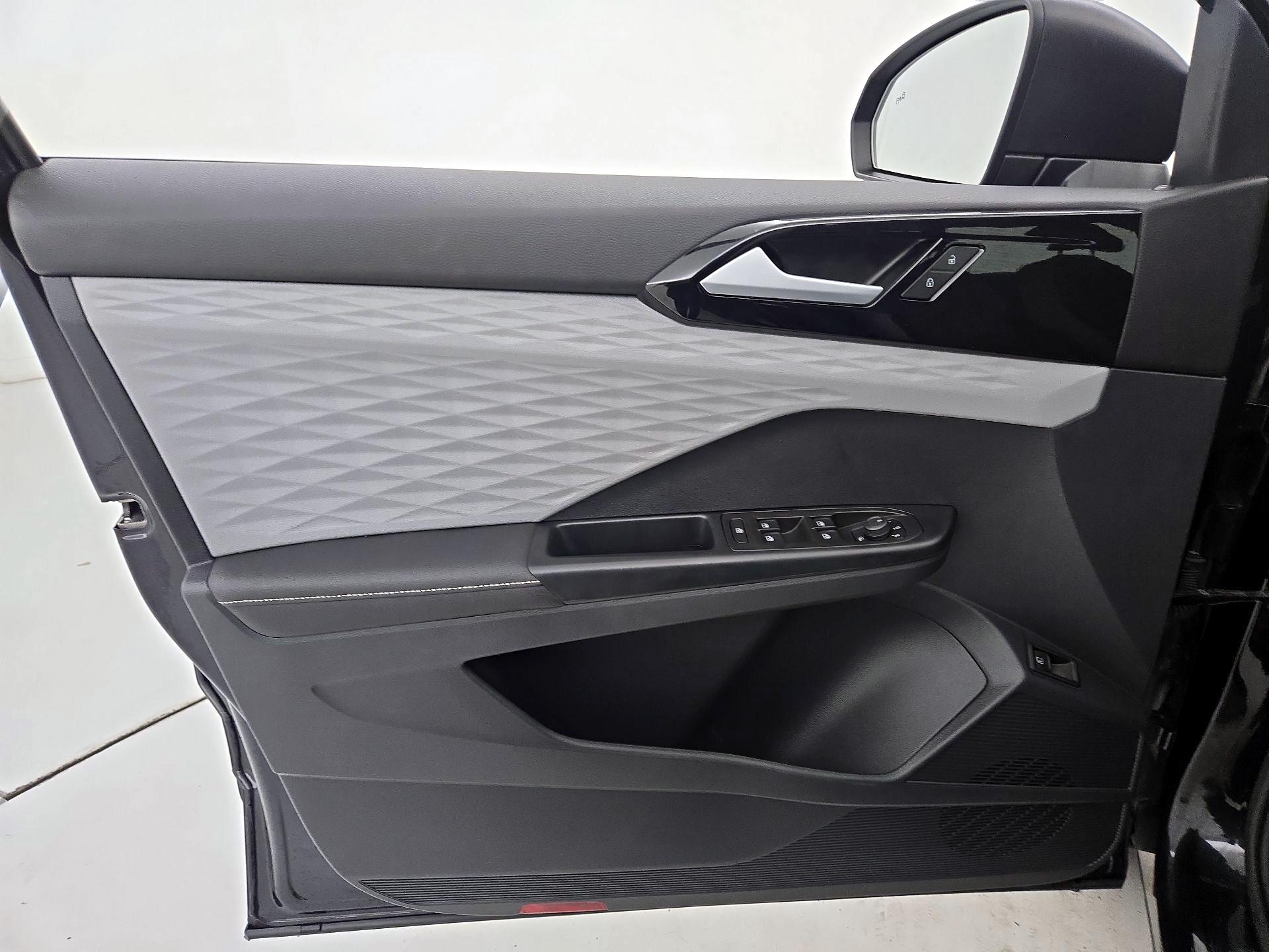 Thumbnail: 2024 Volkswagen Taos - 12