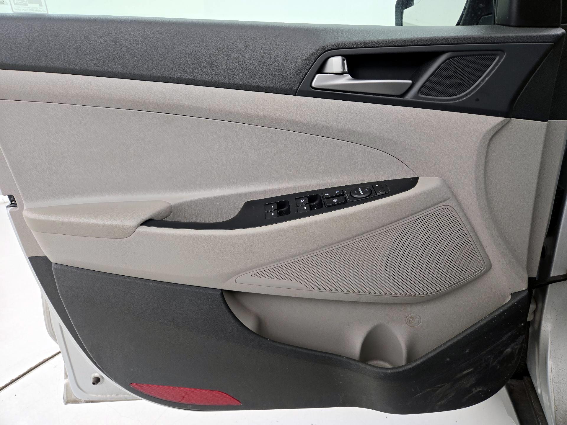 Thumbnail: 2018 Hyundai Tucson - 12