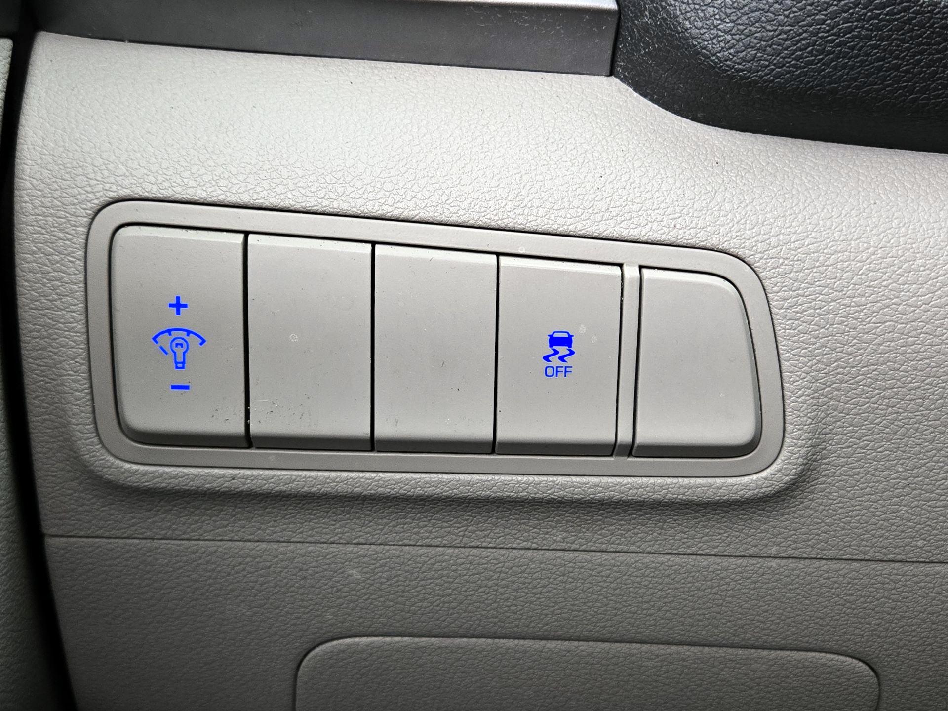 Thumbnail: 2018 Hyundai Tucson - 13