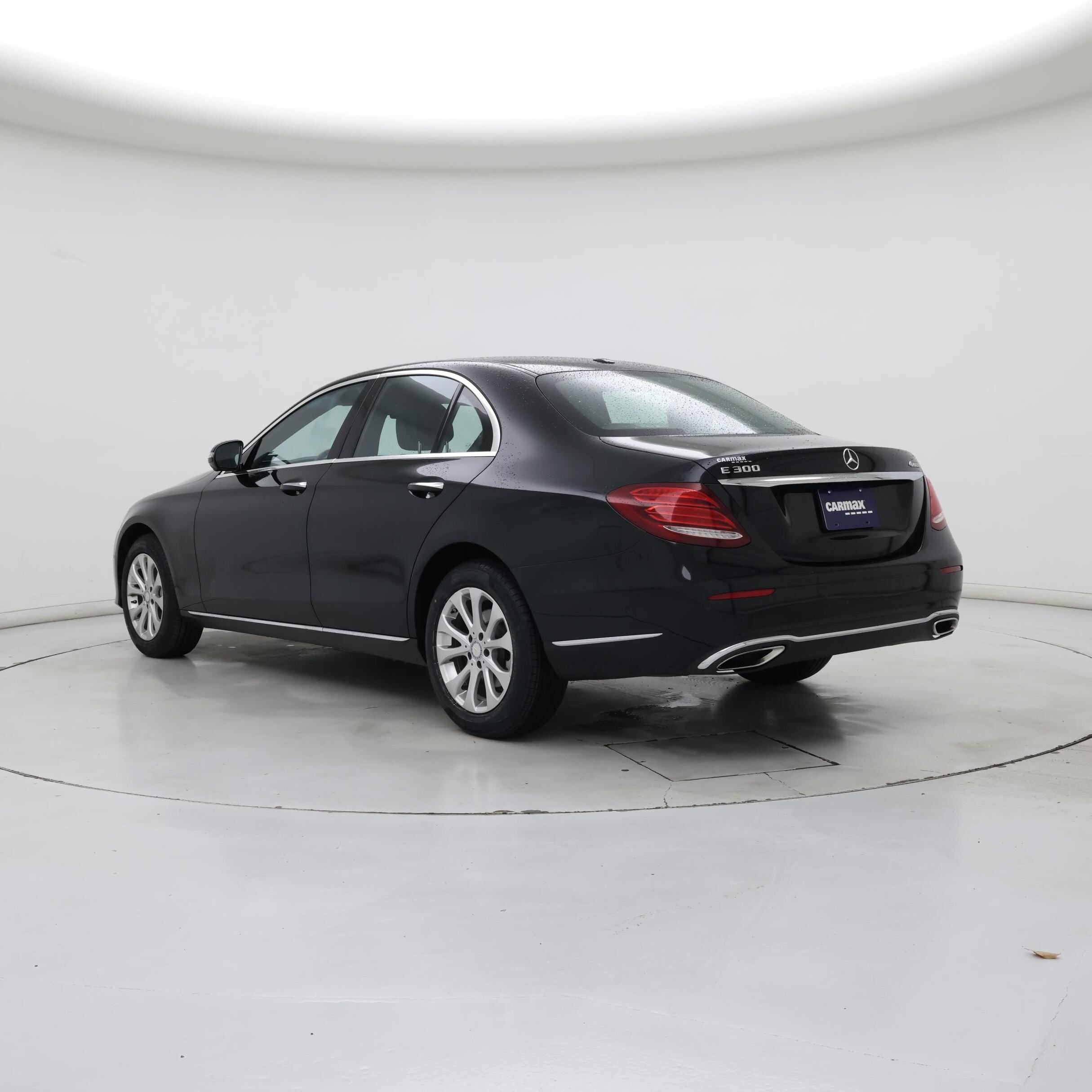 Thumbnail: 2017 Mercedes-Benz E-Class - 2