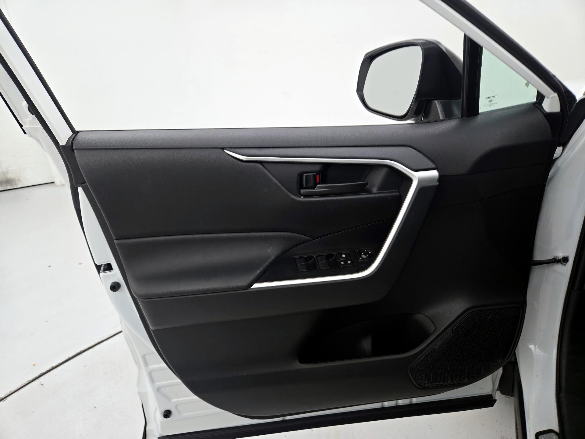 Thumbnail: 2024 Toyota RAV4 - 12