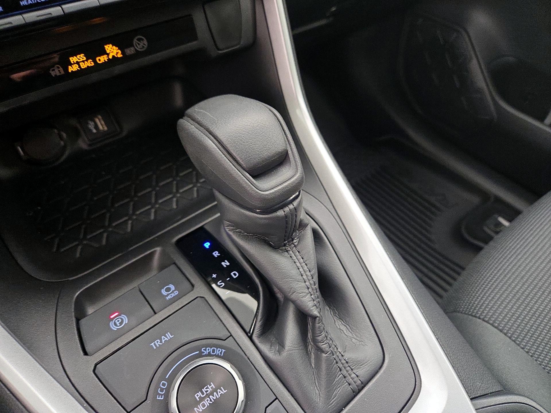 Thumbnail: 2024 Toyota RAV4 - 17