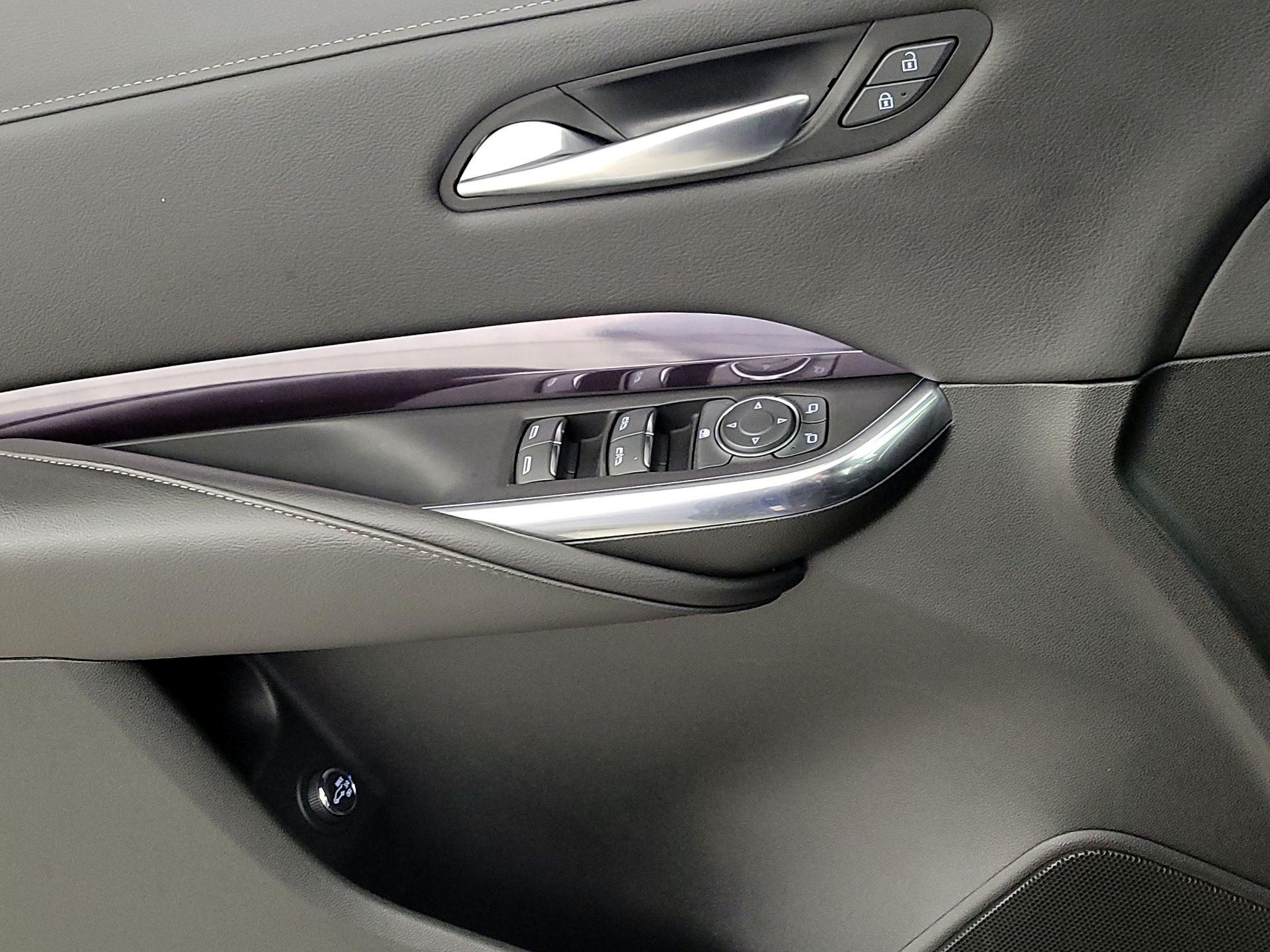 Thumbnail: 2023 Cadillac XT4 - 12