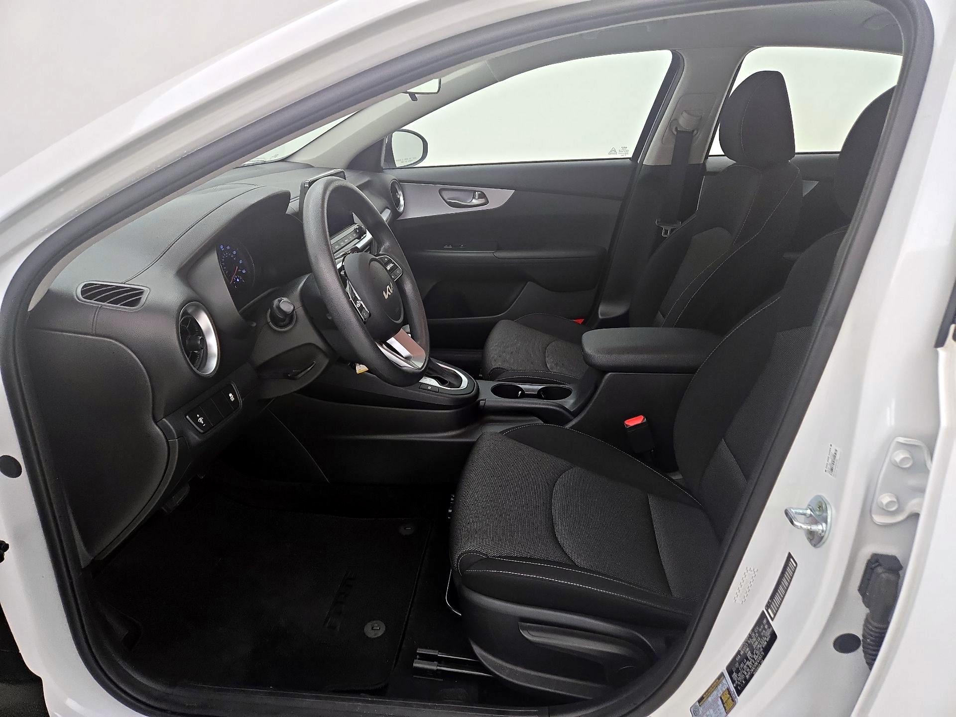 Thumbnail: 2022 Kia Forte - 11