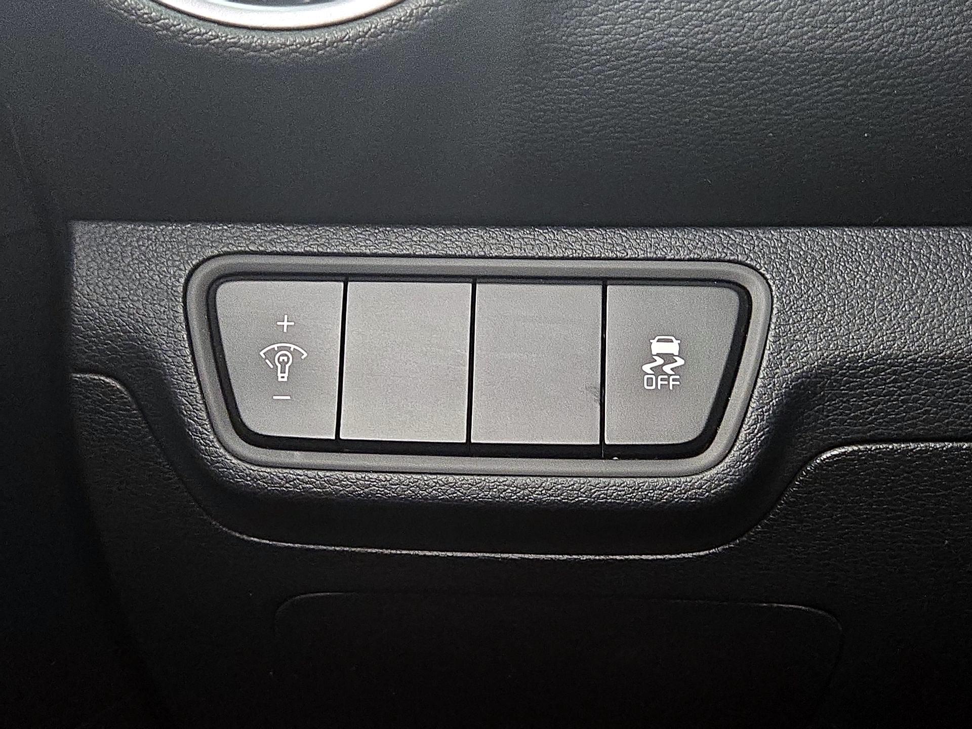 Thumbnail: 2022 Kia Forte - 13