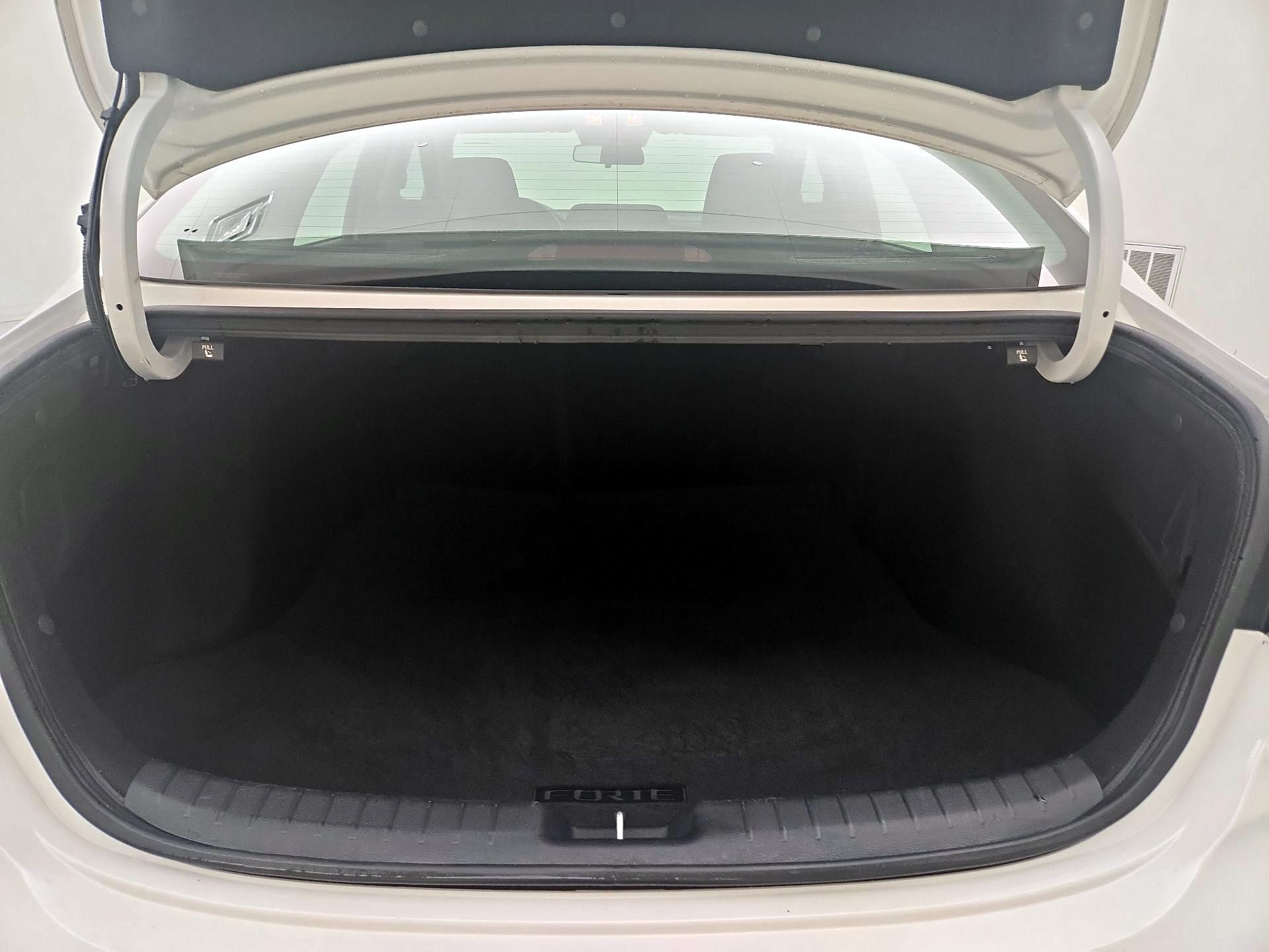 Thumbnail: 2022 Kia Forte - 20